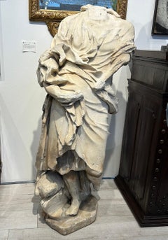 Frammento di figura in marmo di epoca rinascimentale