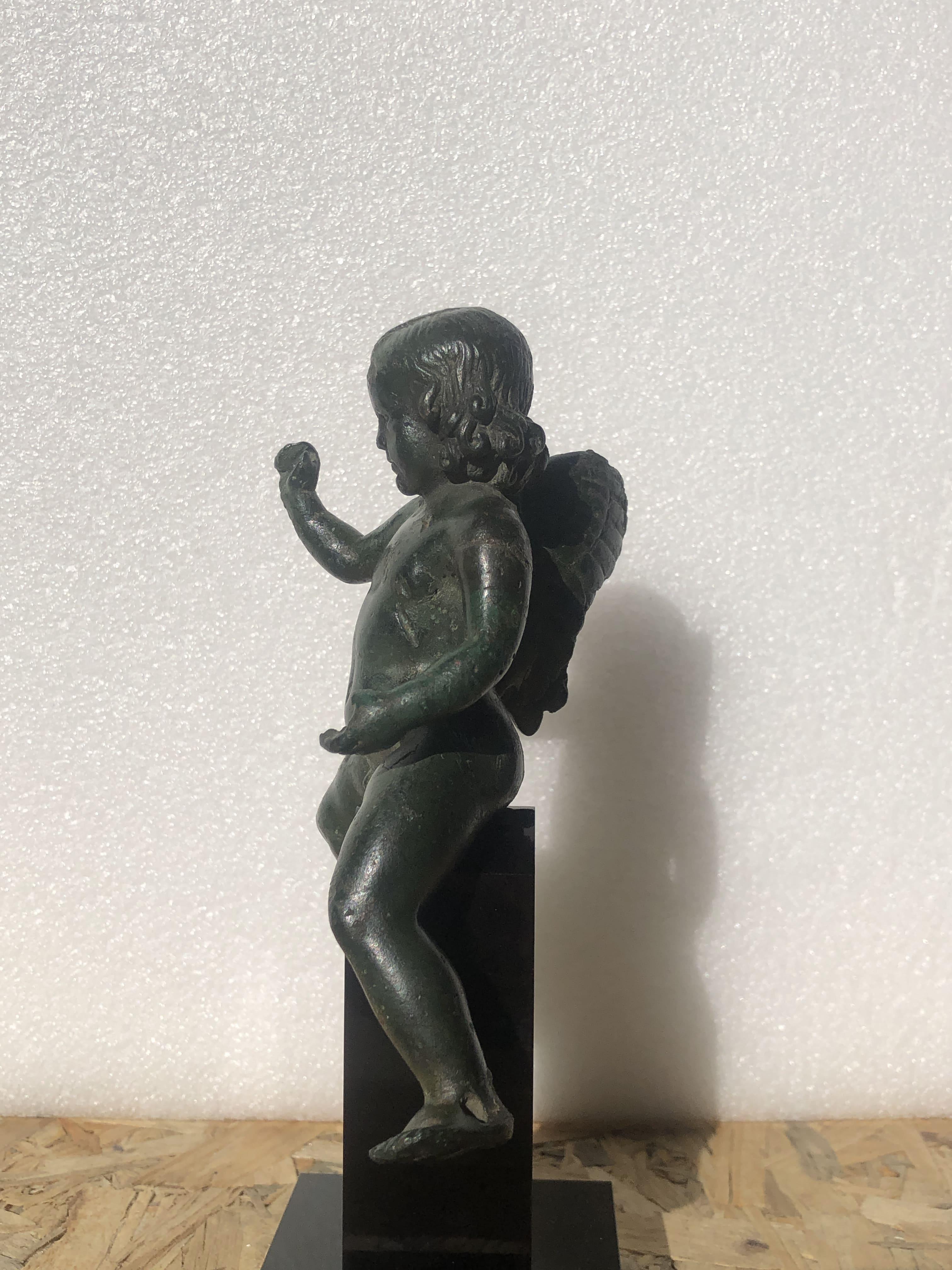 ANCIENT Roman BRONZE FIGURE OF WINGED EROS RIDING A DOLPHIN, 2ND SIÈCLE DE L'ÉPOQUE en vente 1