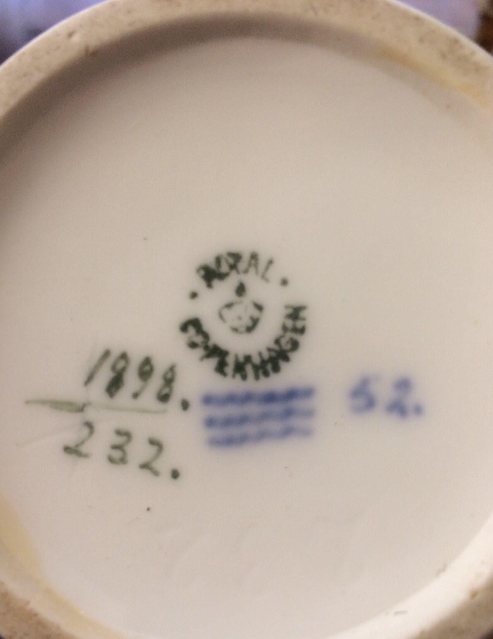 Royal Copehaghen. Vase avec voilier dans la mer. Porcelaine danoise. Début du 20e siècle. 9