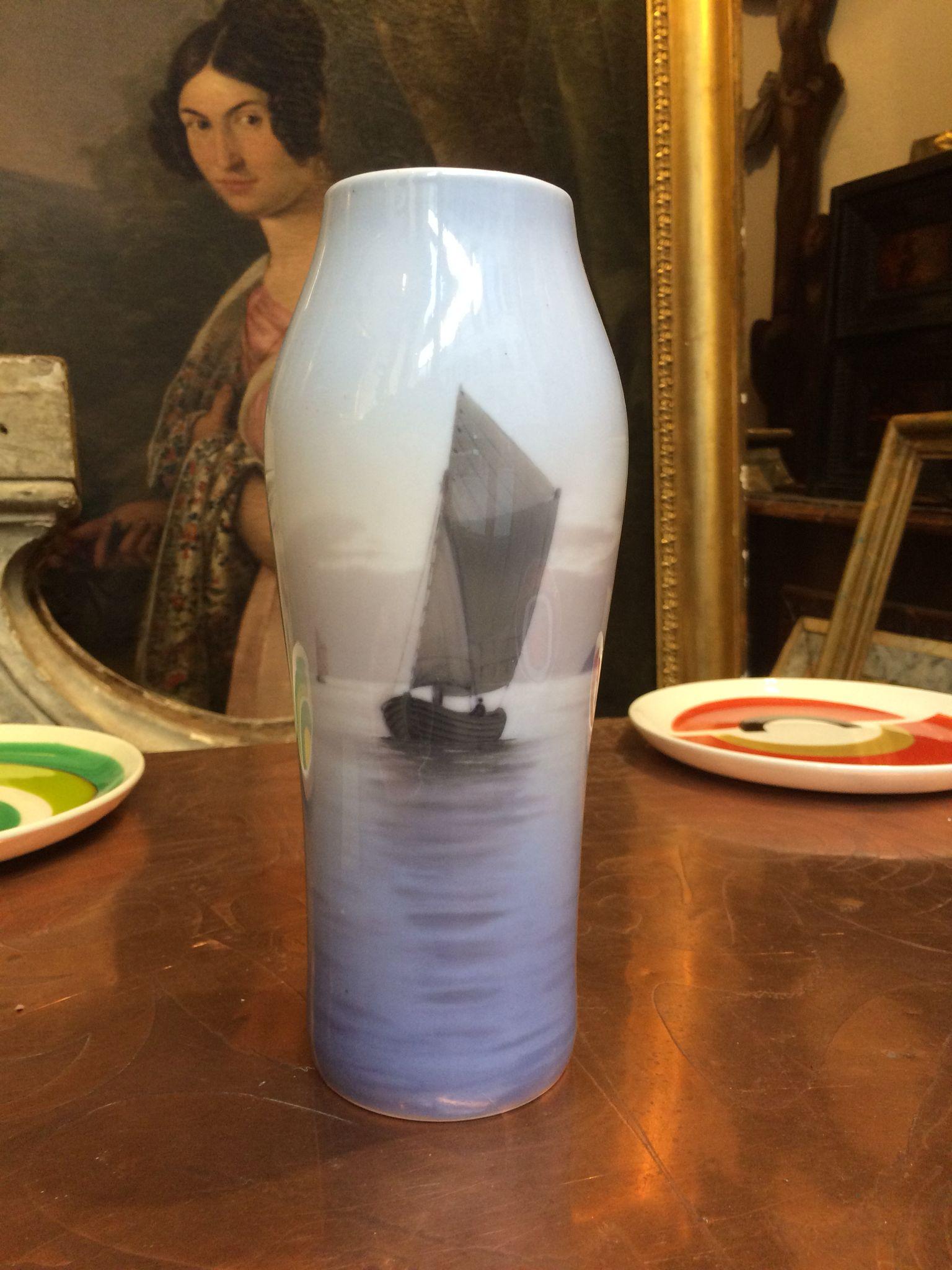 Royal Copehaghen. Vase with Sailing Ship in the Sea. Danish porcelain. Early 20th century. For Sale 12