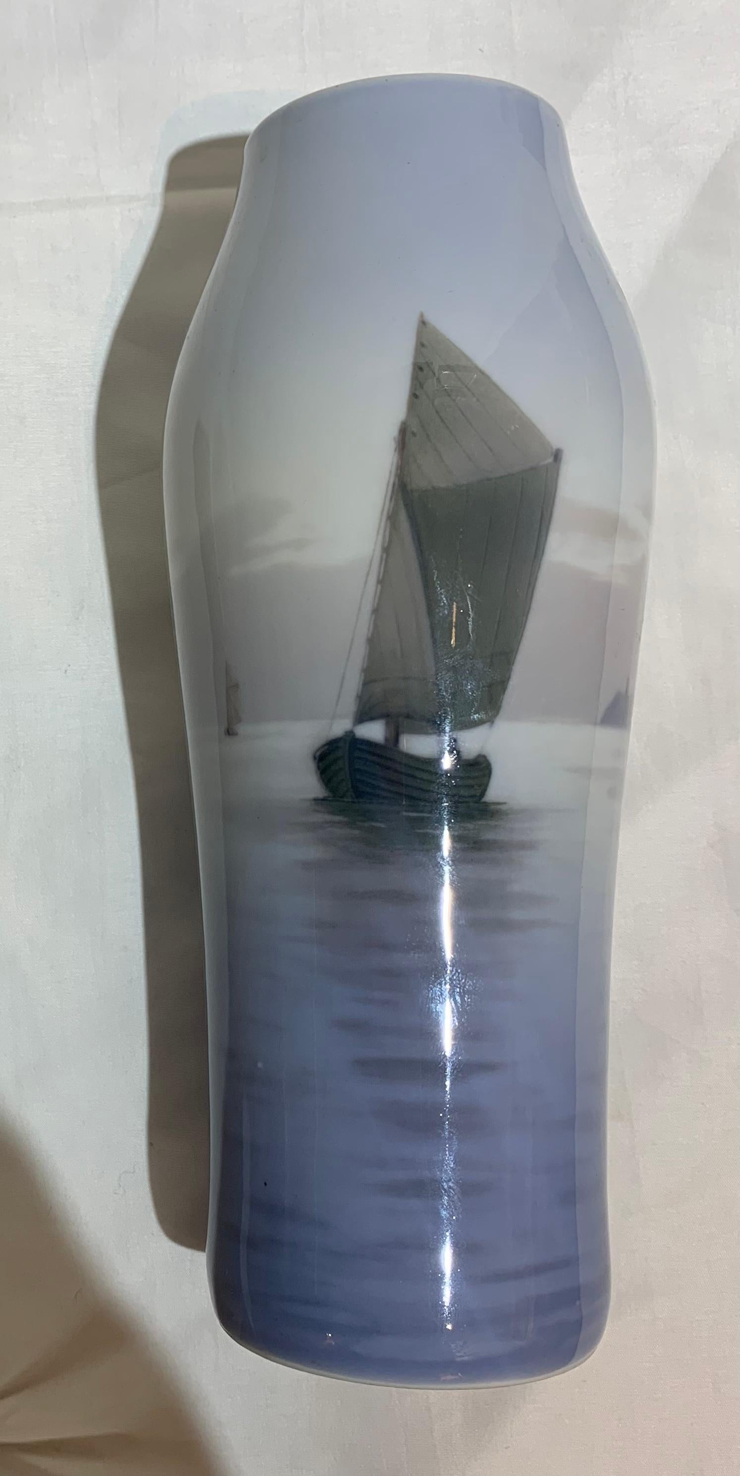 Royal Copehaghen. Vase with Sailing Ship in the Sea. Danish porcelain. Early 20th century. For Sale 5