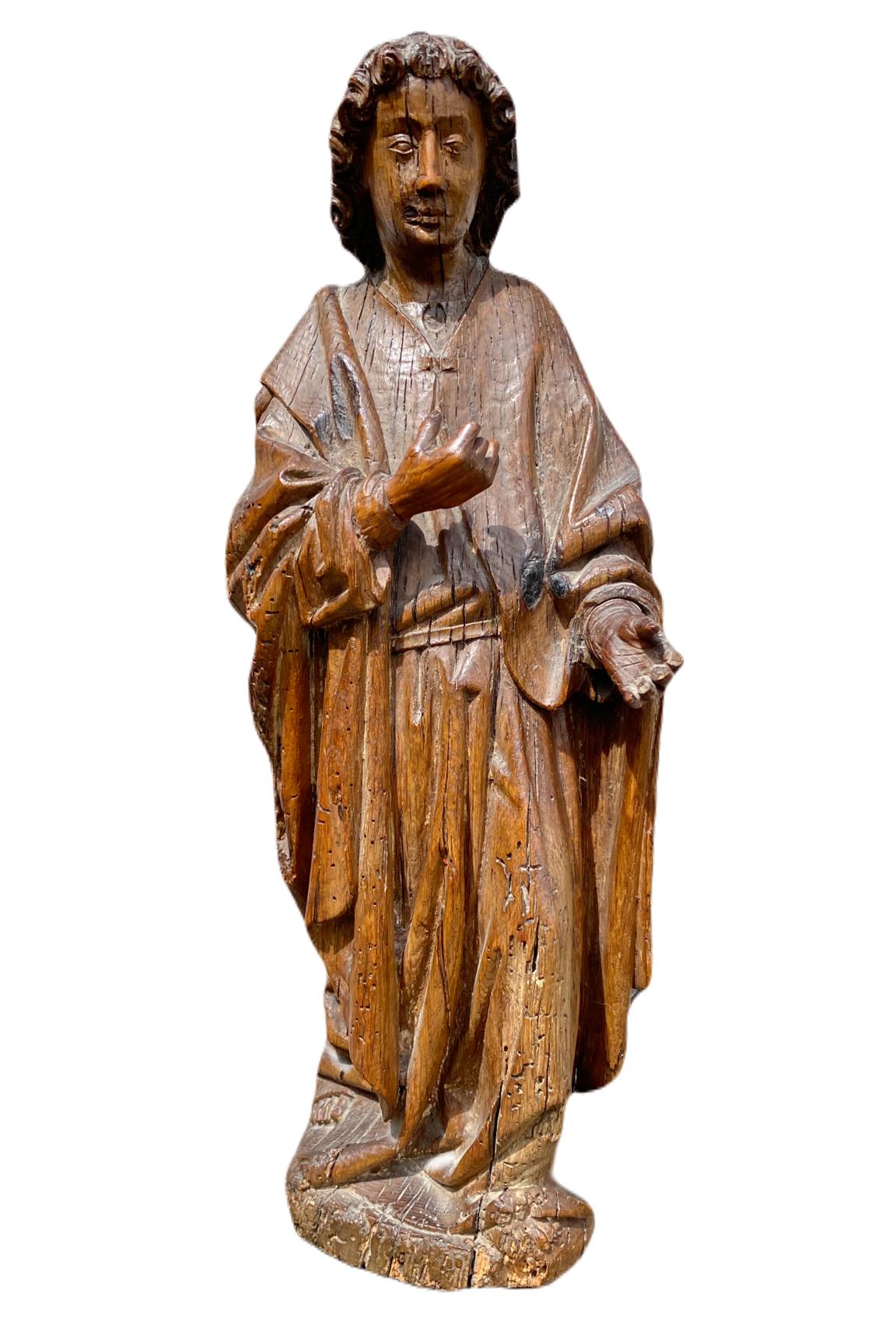 Figurative Sculpture Unknown - Saint John Johns. Chêne sculpté.