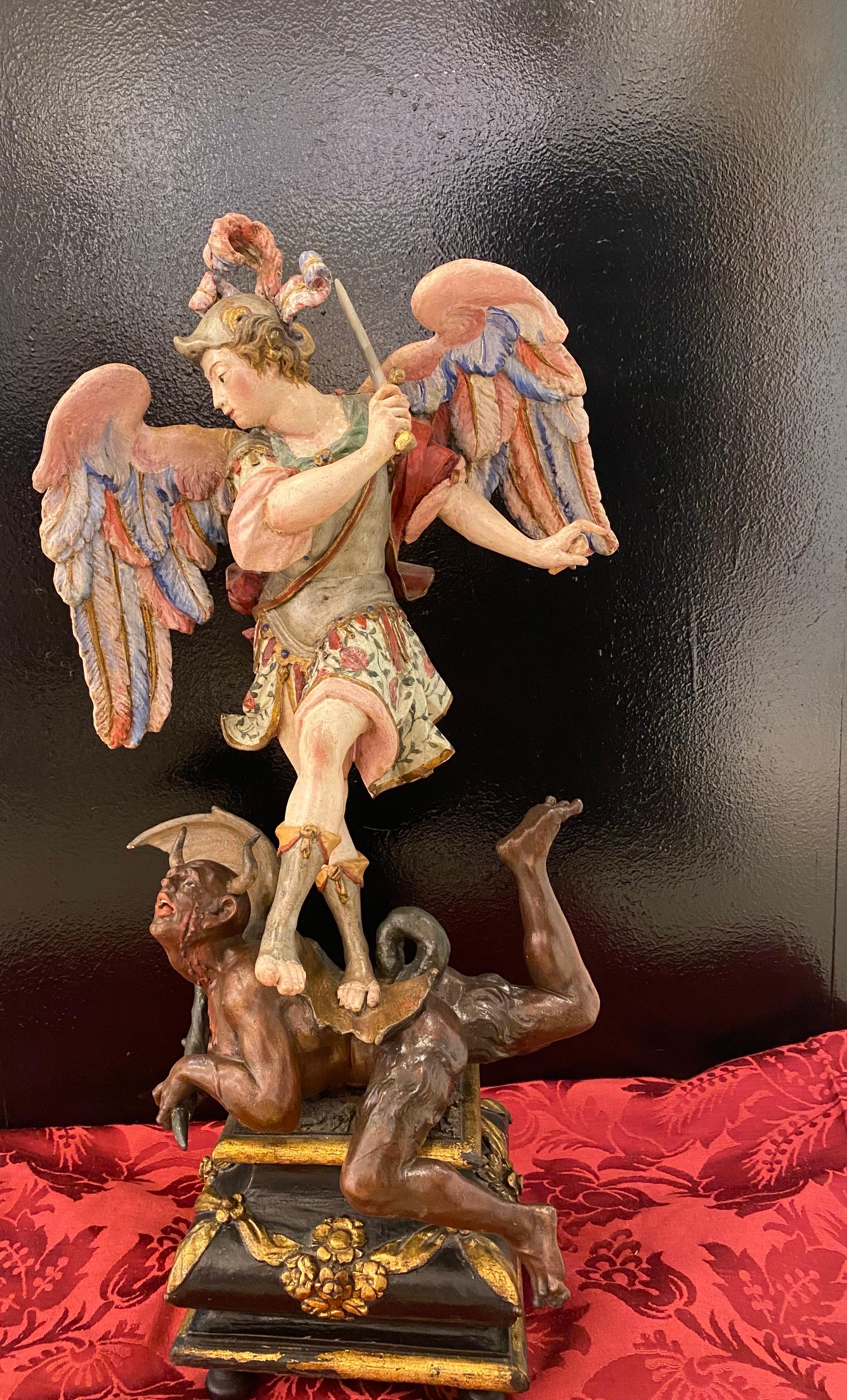 San Michael – Sculpture von Unknown