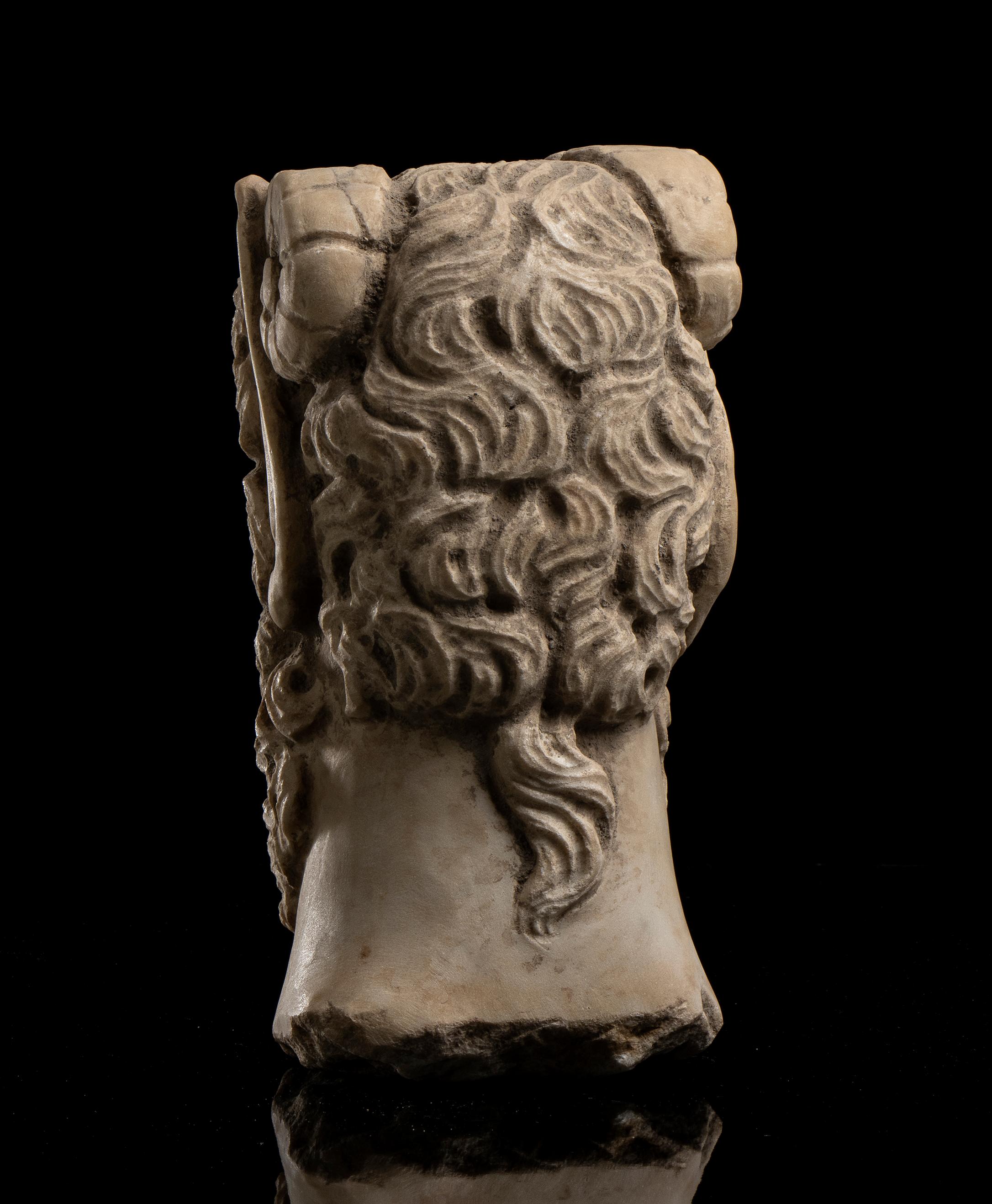 Sculpture Figurative en marbre blanc Portrait d'un Sylenus Grec Classique 19ème en vente 3