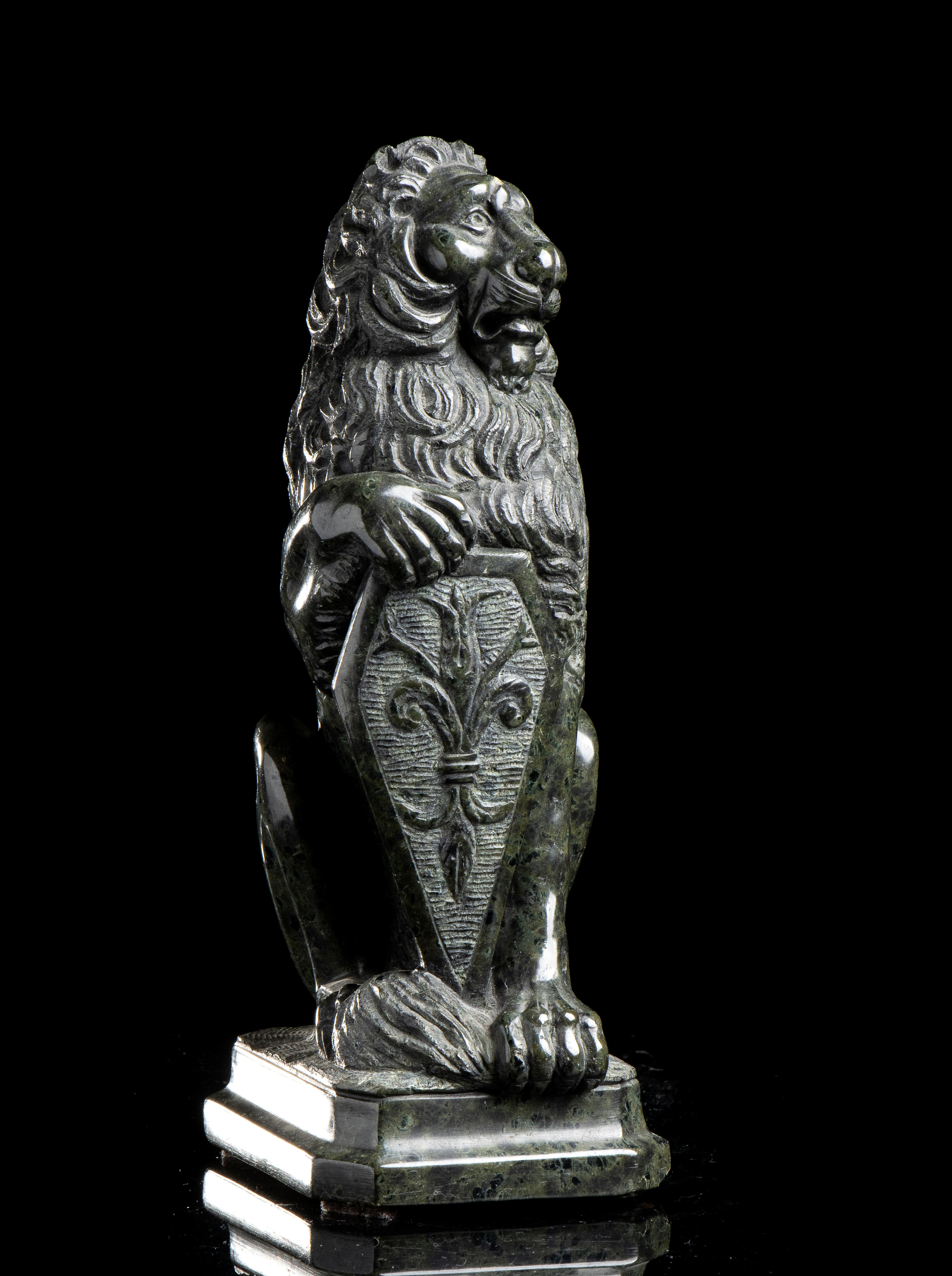 Sculpture of Lion 