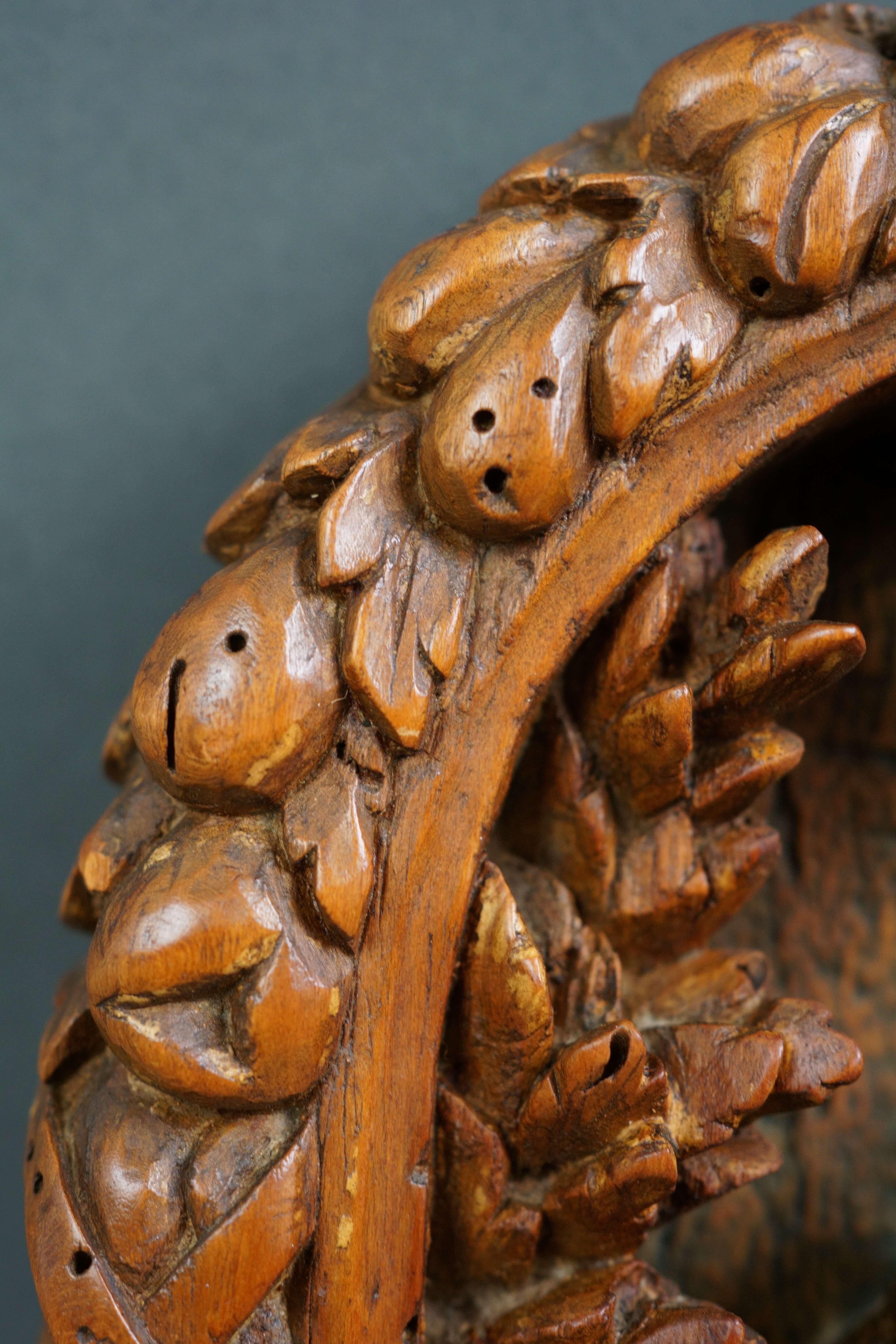 Sculpture en bas-relief en bois 