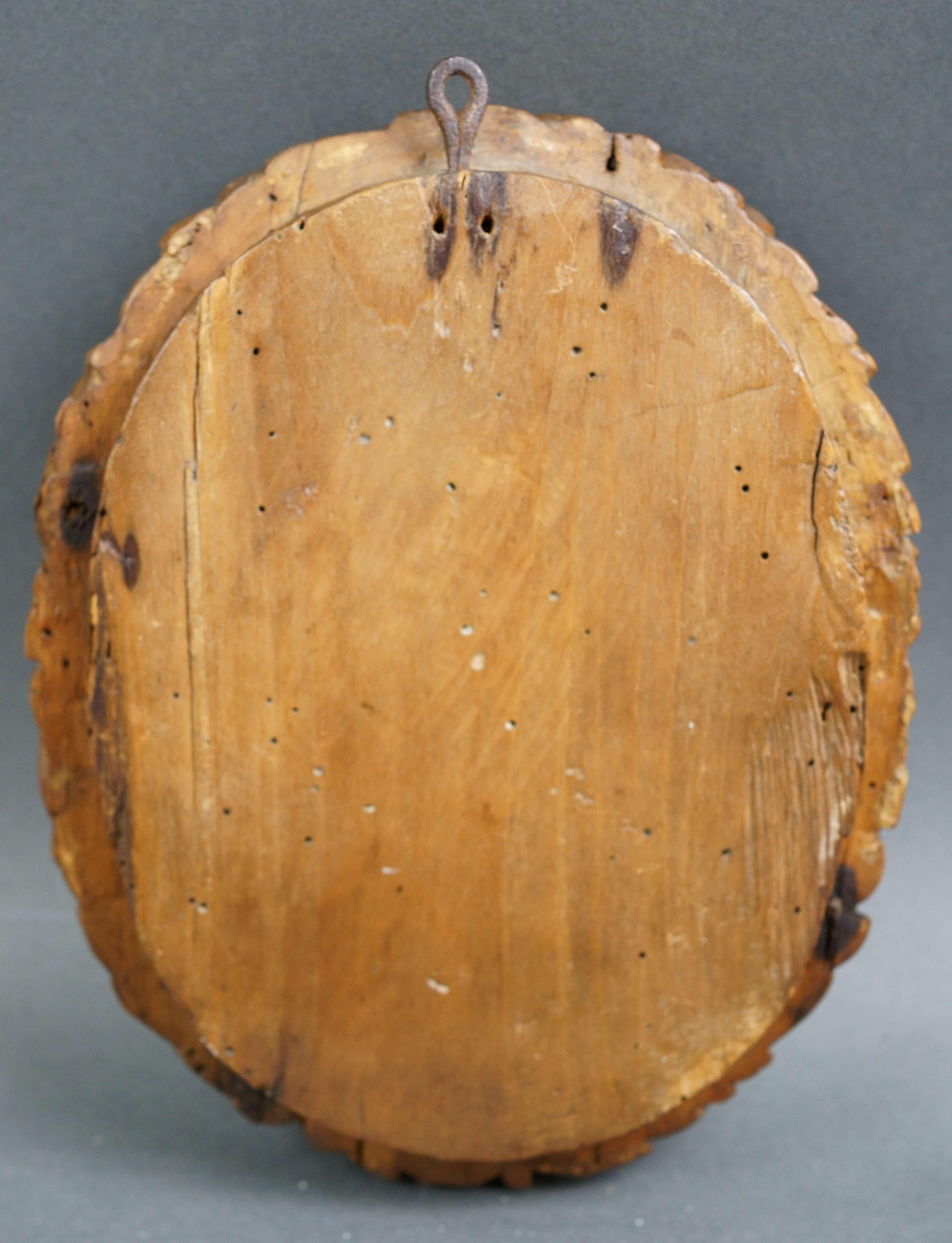 Sculpture en bas-relief en bois 