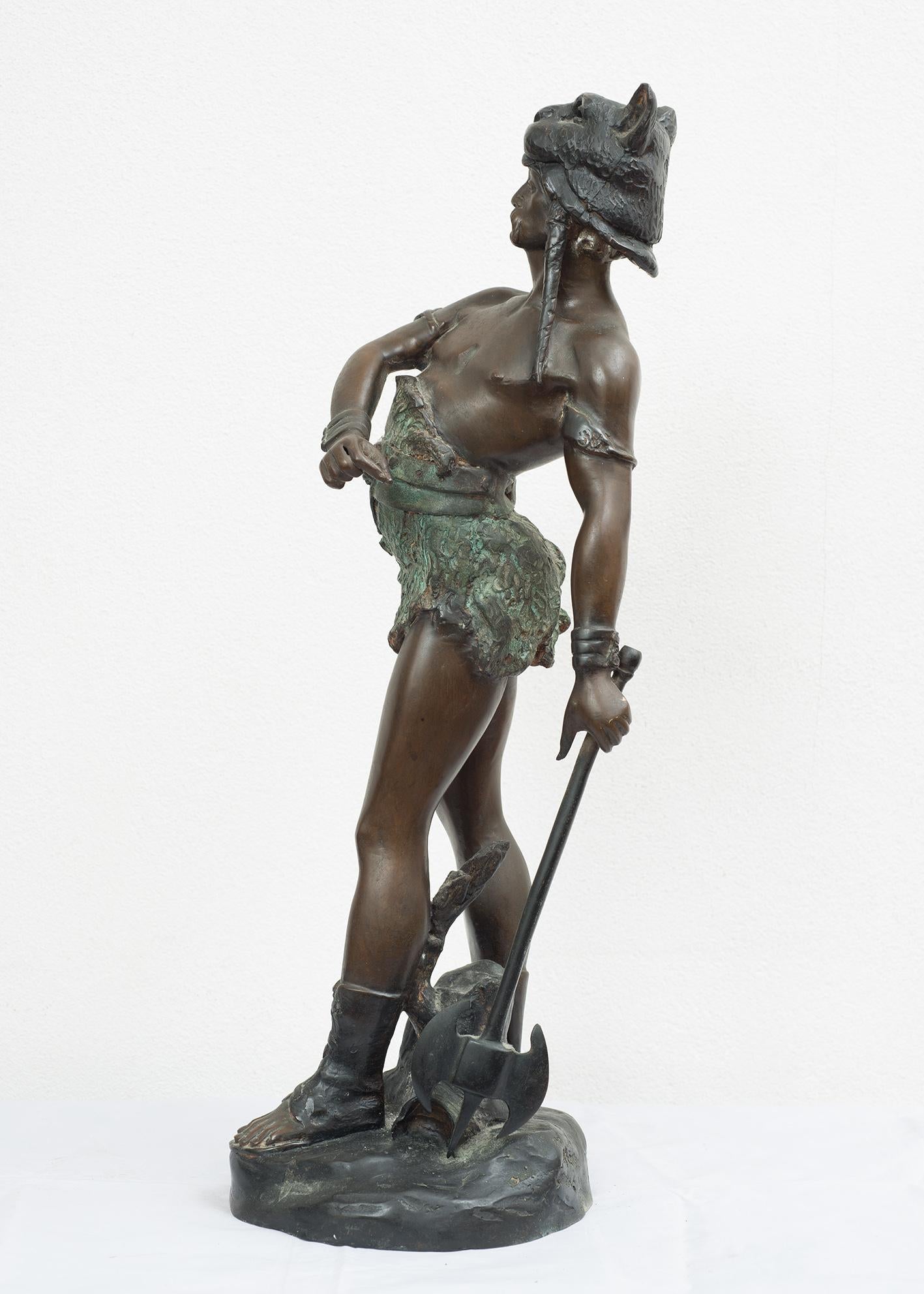 Sculpture ancienne en bronze patiné représentant Vercingétorix. en vente 2