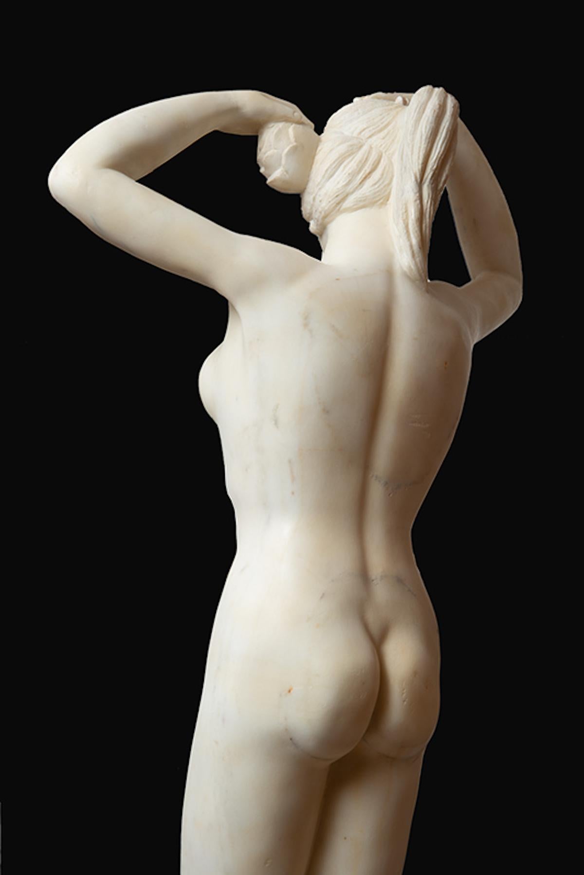 Antique sculpture in white statuary marble height 148cm. Rome 19th century. For Sale 1