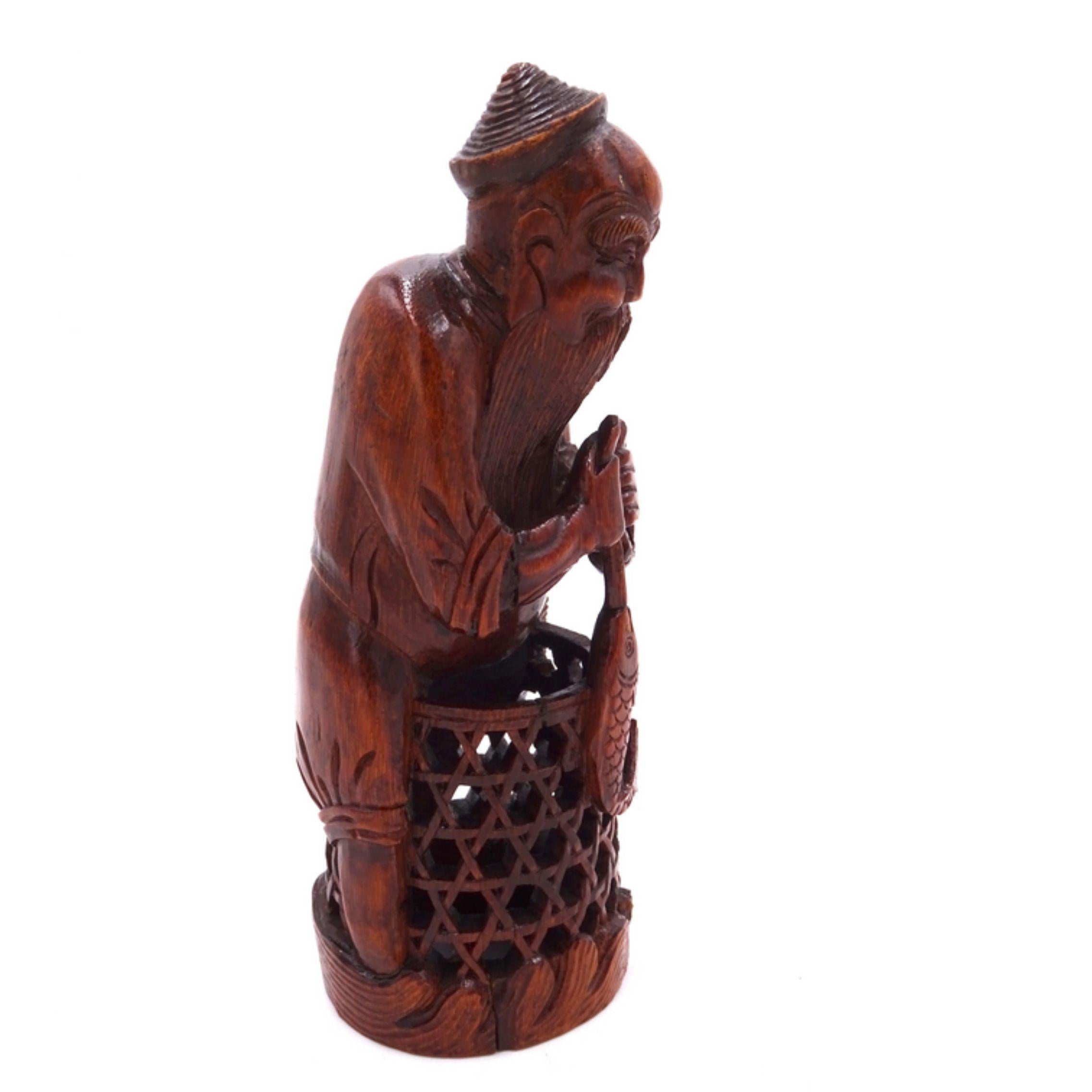 Sculpture en bois de bambou représentant un pêcheur, chinoise, début du 20e siècle en vente 1
