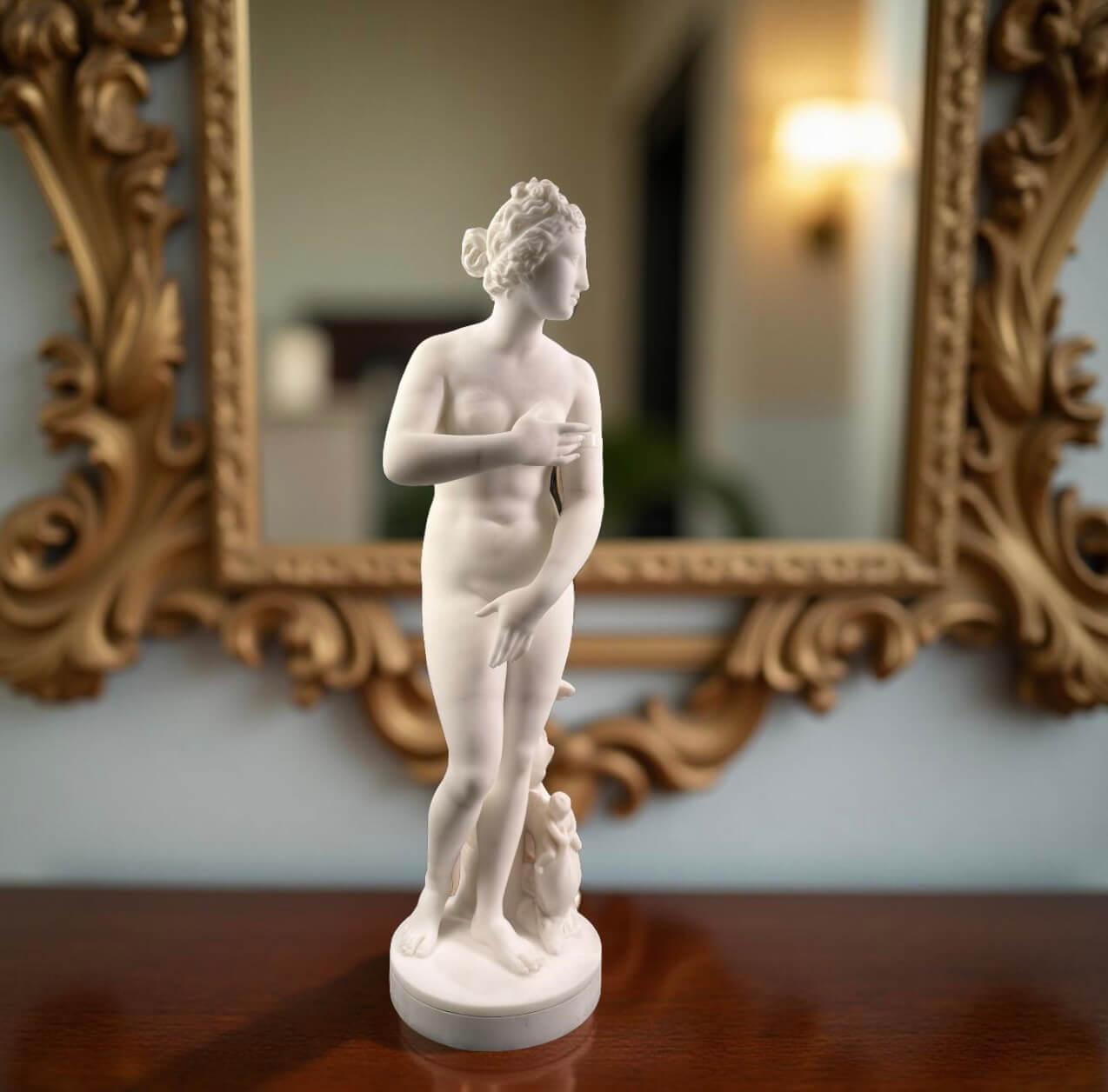 Sculpture en marbre blanc Vénus des Médicis Italie Florence milieu du XIXe siècle - Black Figurative Sculpture par Unknown