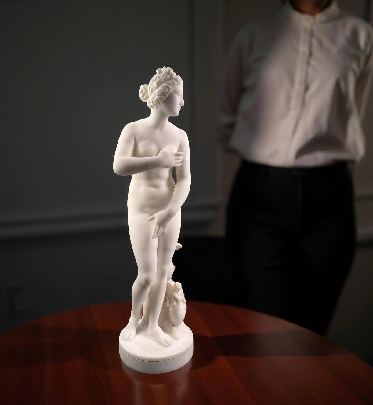 Sculpture en marbre blanc Vénus des Médicis Italie Florence milieu du XIXe siècle en vente 3
