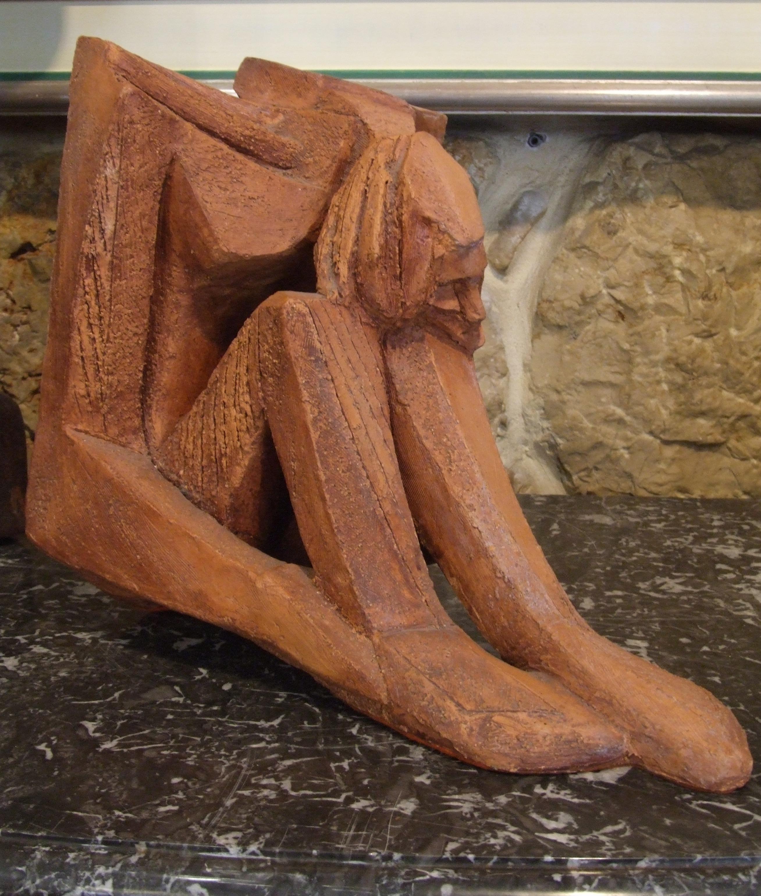 seated man,  '70s - clay sculpture, 36x30x23 cm. - Sculpture by Unknown