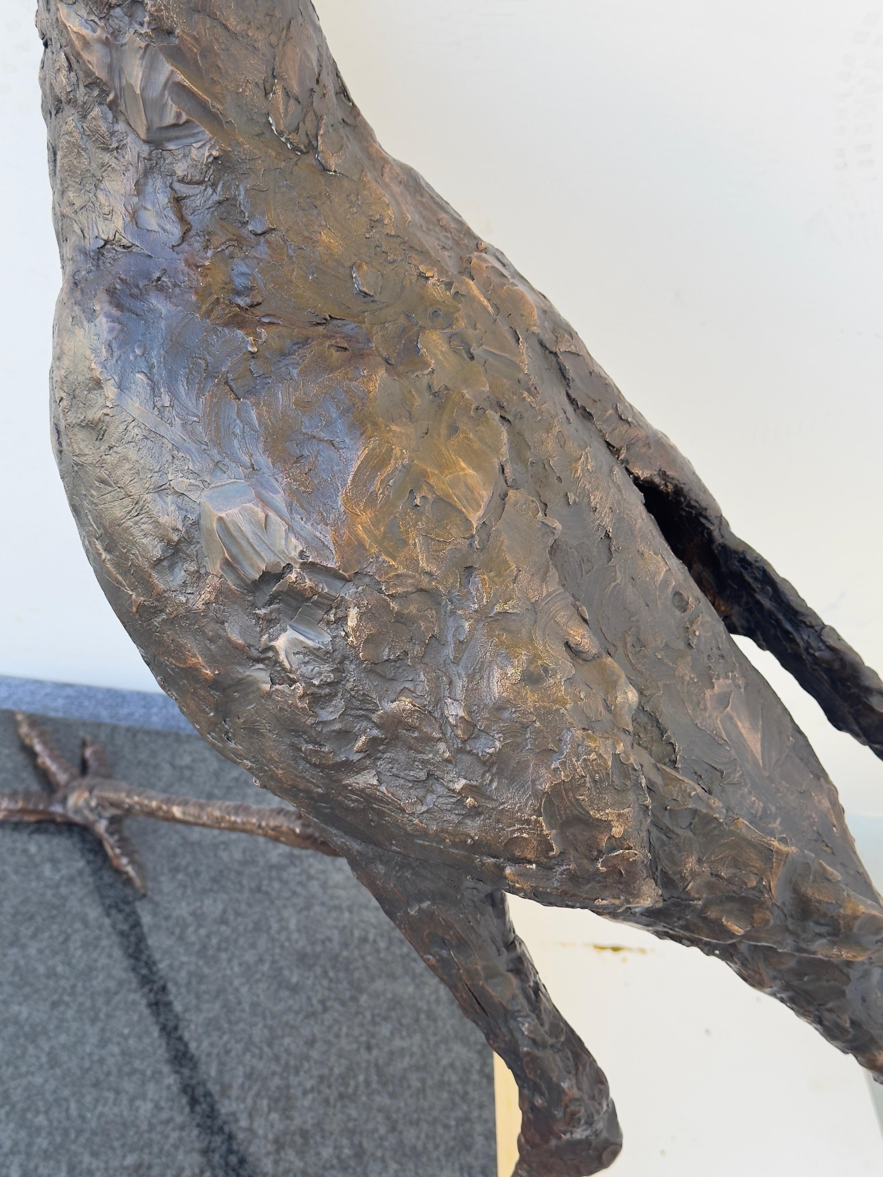 Escultura de bronce de pájaro grande en venta 1