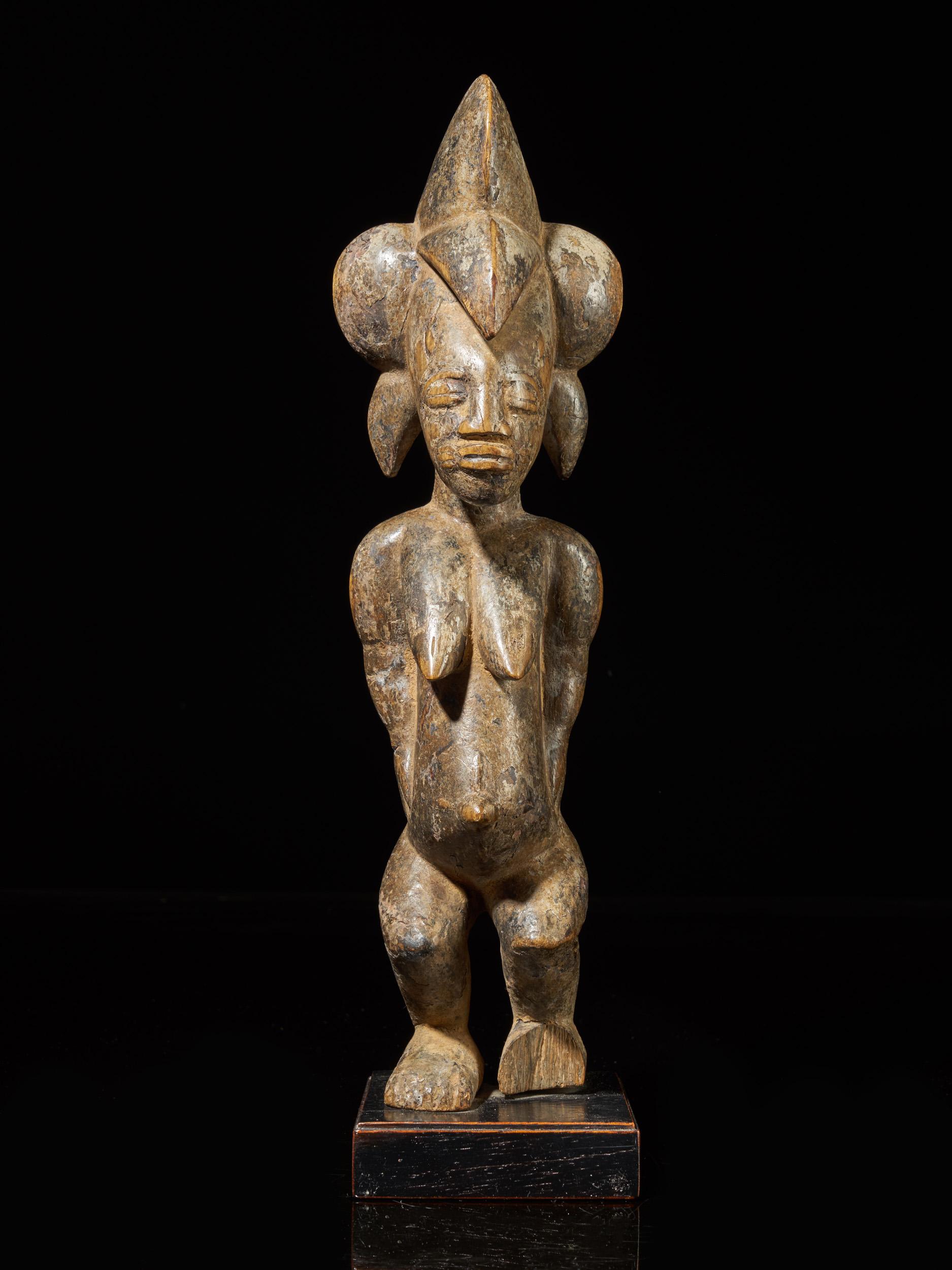 Senufo People, Ivory Coast, Standing Female Tugubele Divination Figure. - Sculpture by Unknown