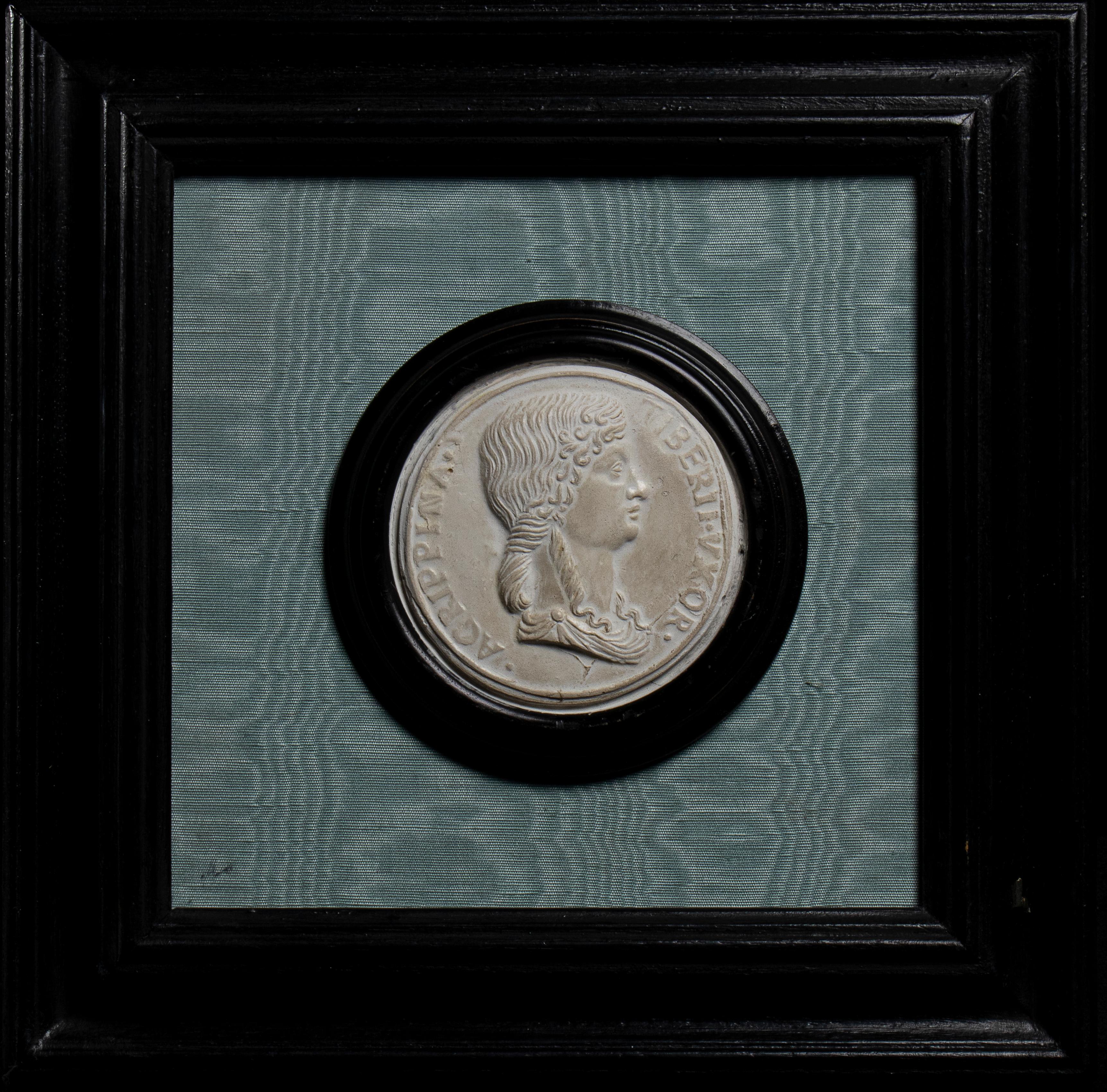 Set Of 5 Plaster Framed  Reliefs Of Romans 19th Century Grand Tour StyleItalian For Sale 3