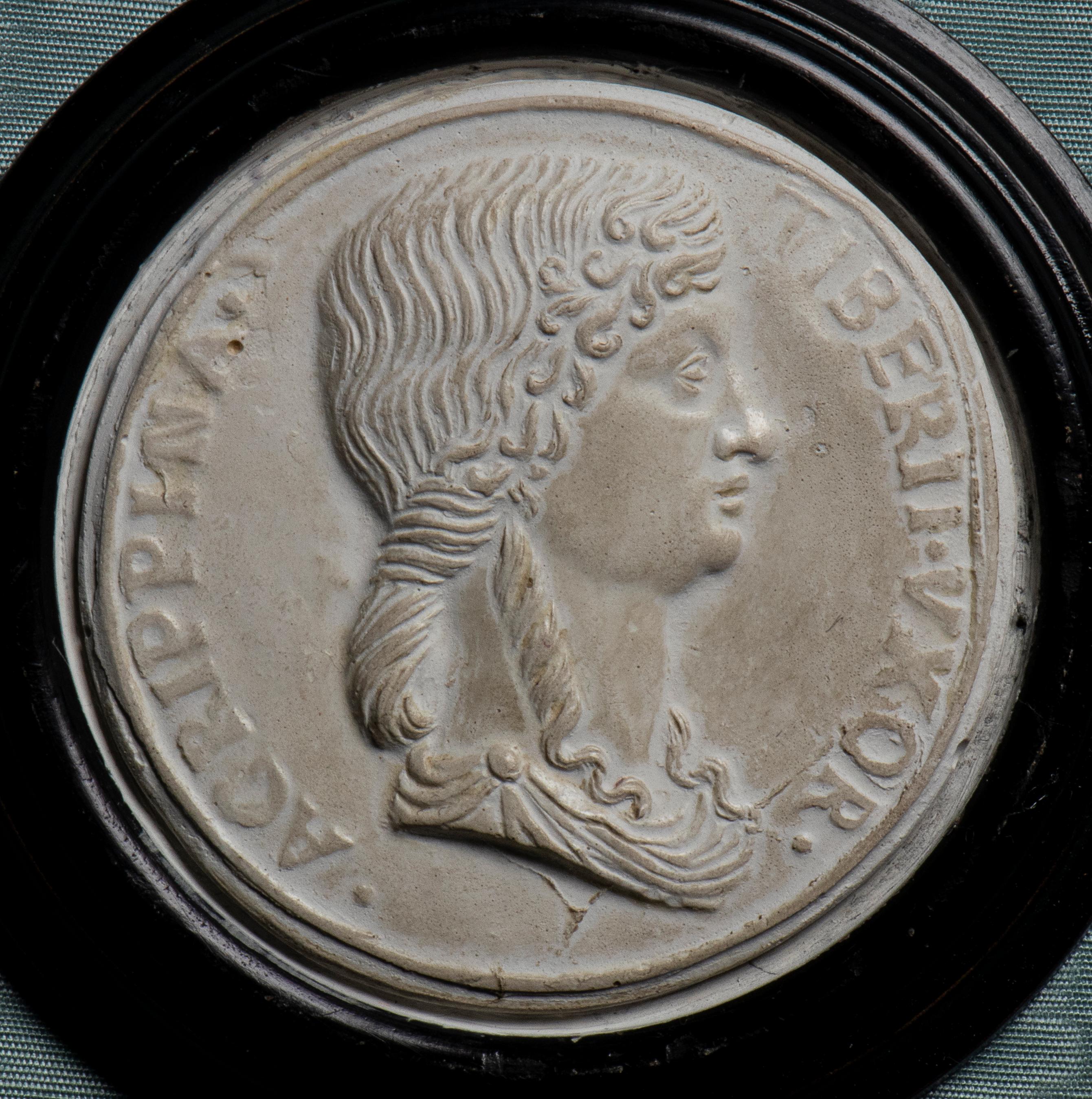 Set Of 5 Plaster Framed  Reliefs Of Romans 19th Century Grand Tour StyleItalian For Sale 4