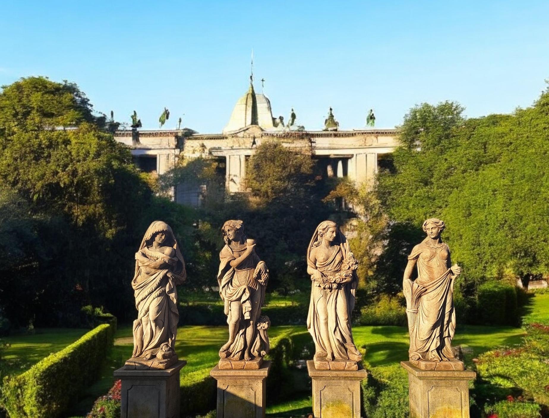 Conjunto de extraordinarias estatuas italianas de piedra que representan las Four Seasons - Sculpture de Unknown