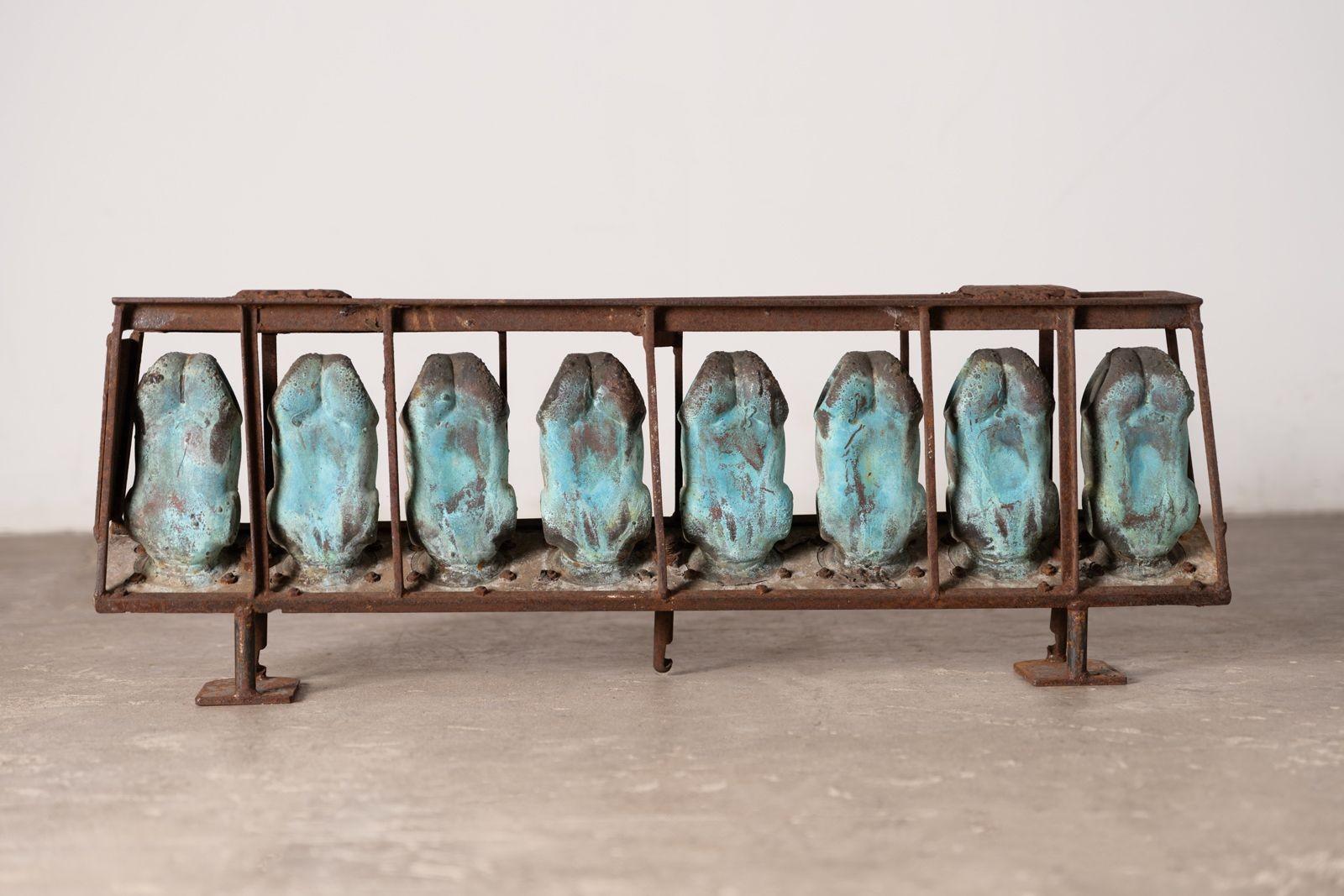 Set di sei teste di bambola in bronzo e set di otto stampi per torso di bambola in bronzo in vendita 2