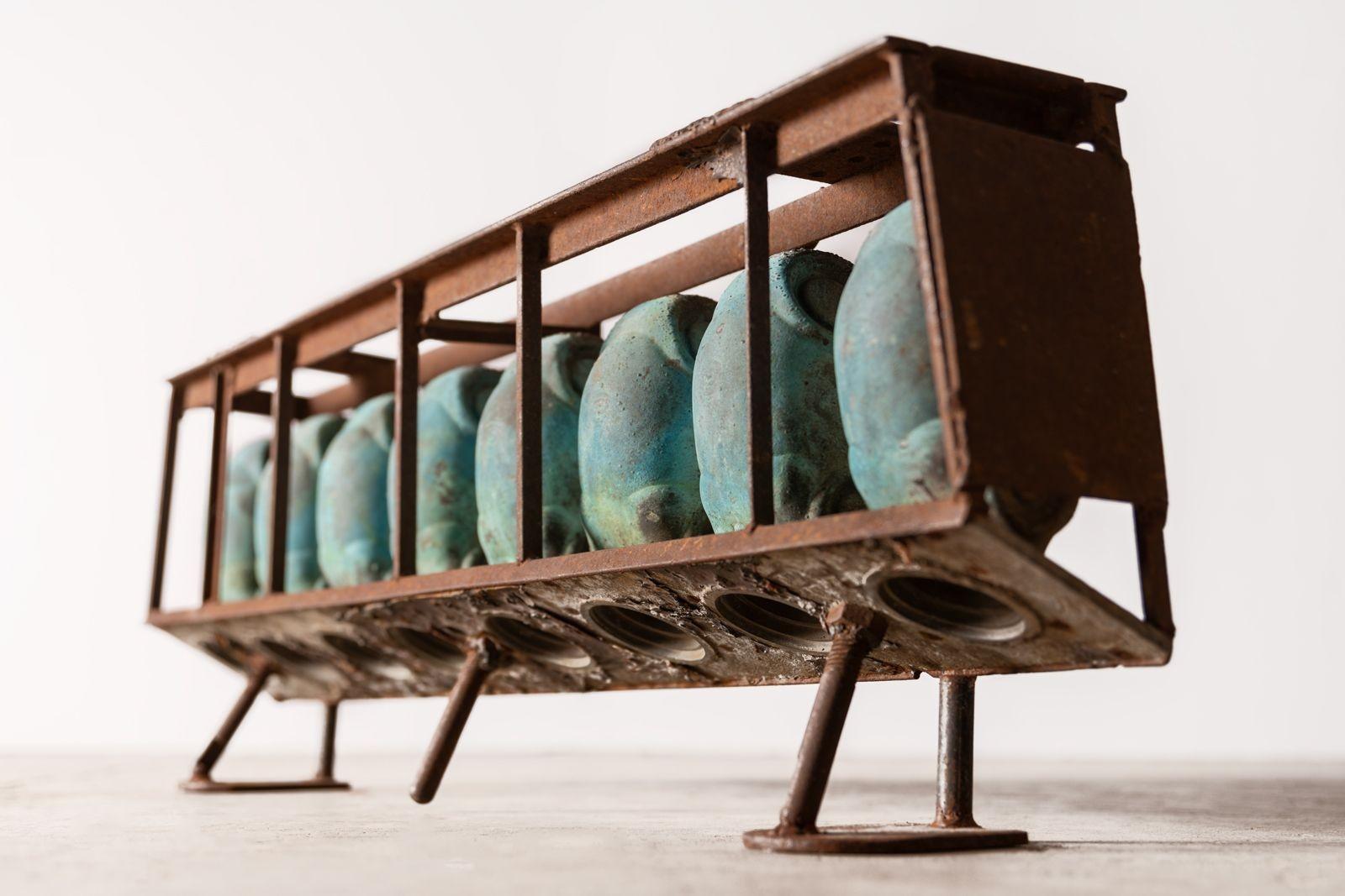 Set di sei teste di bambola in bronzo e set di otto stampi per torso di bambola in bronzo in vendita 3