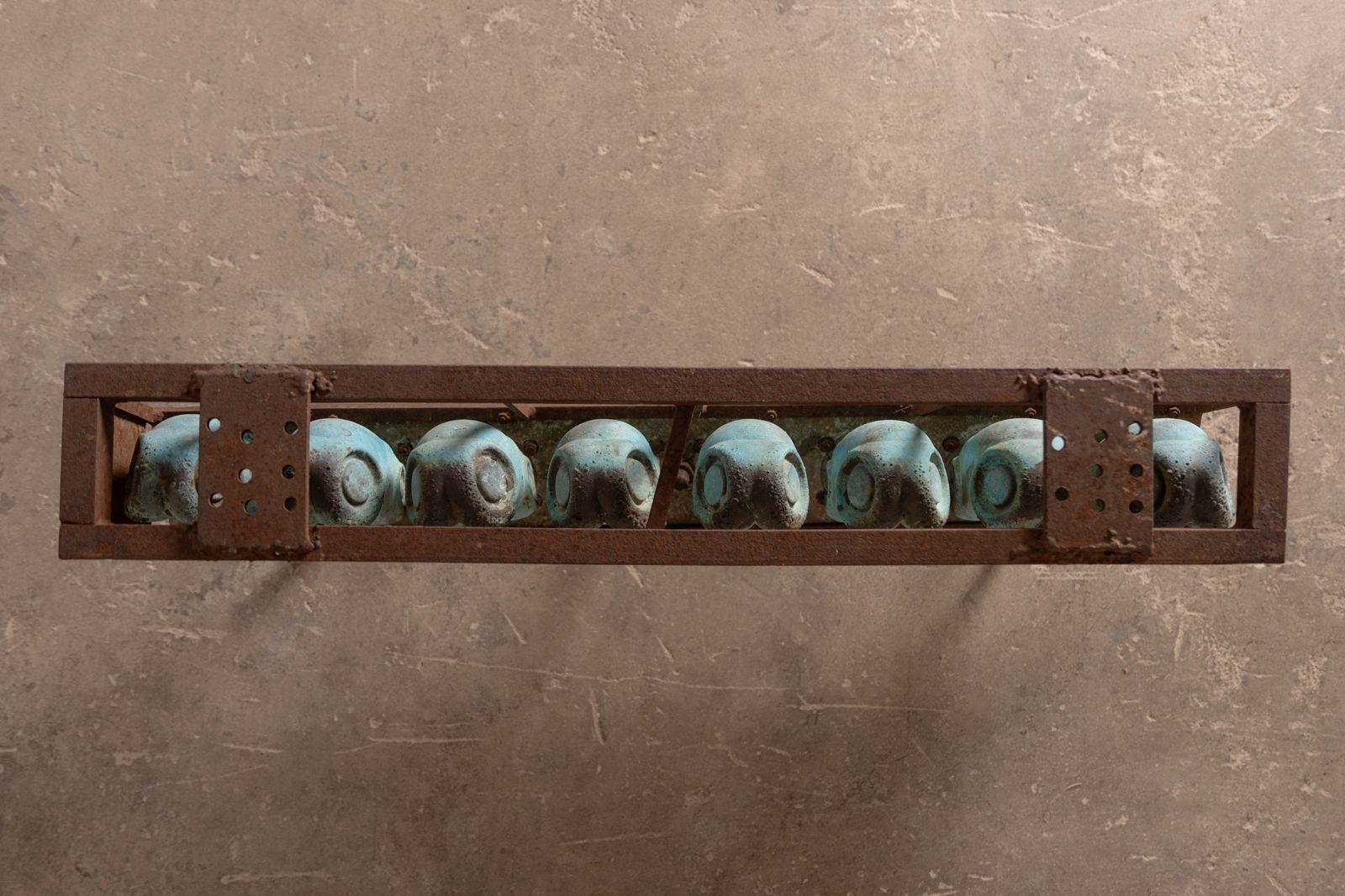 Set di sei teste di bambola in bronzo e set di otto stampi per torso di bambola in bronzo in vendita 5