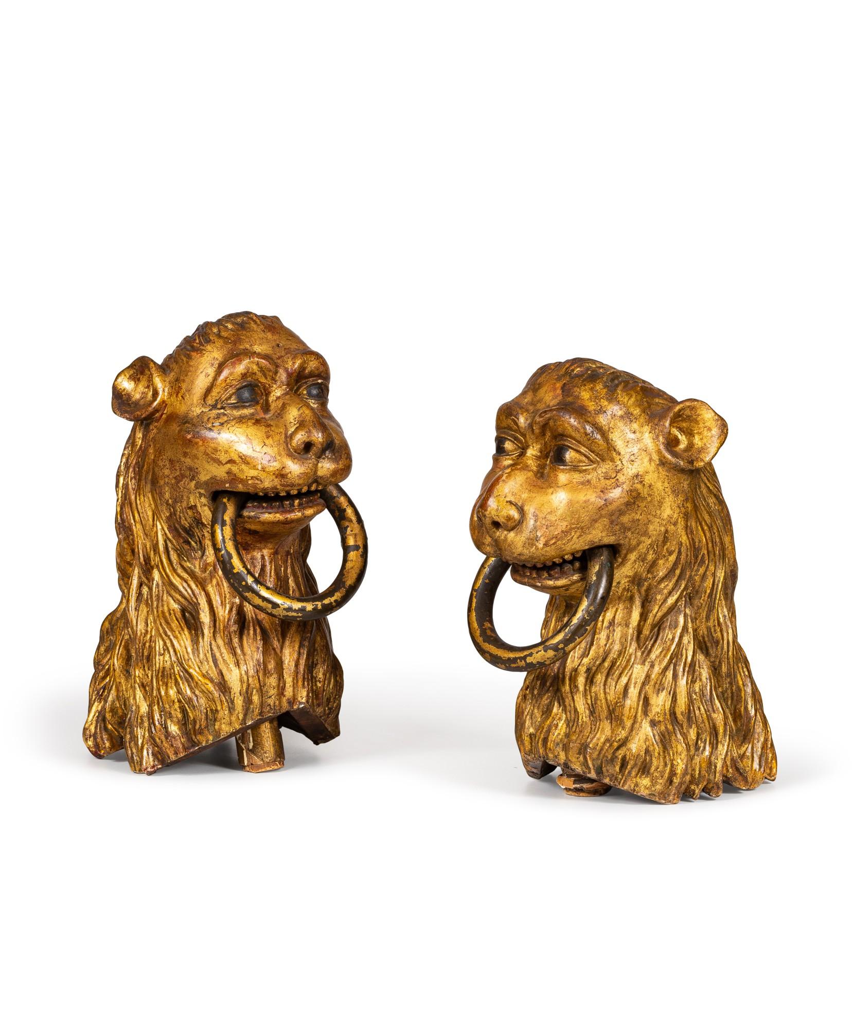 SET OF TWO ITALIAN CARVED AND GILT WOODEN HEADS OF LIONS - Sculpture by Unknown