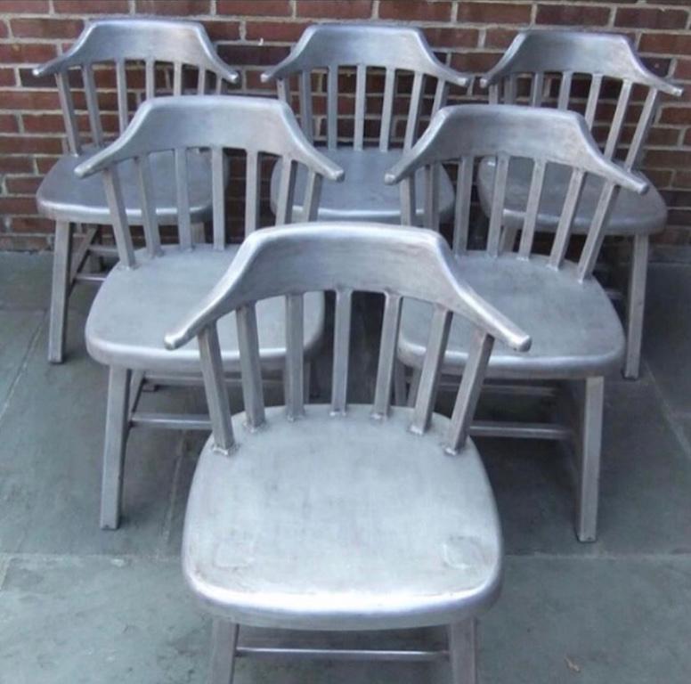 Six chaises de salle à manger sculpturales vintage en acier inoxydable, ensemble de 6 pièces, style mi-siècle moderne - Gris Still-Life Sculpture par Unknown