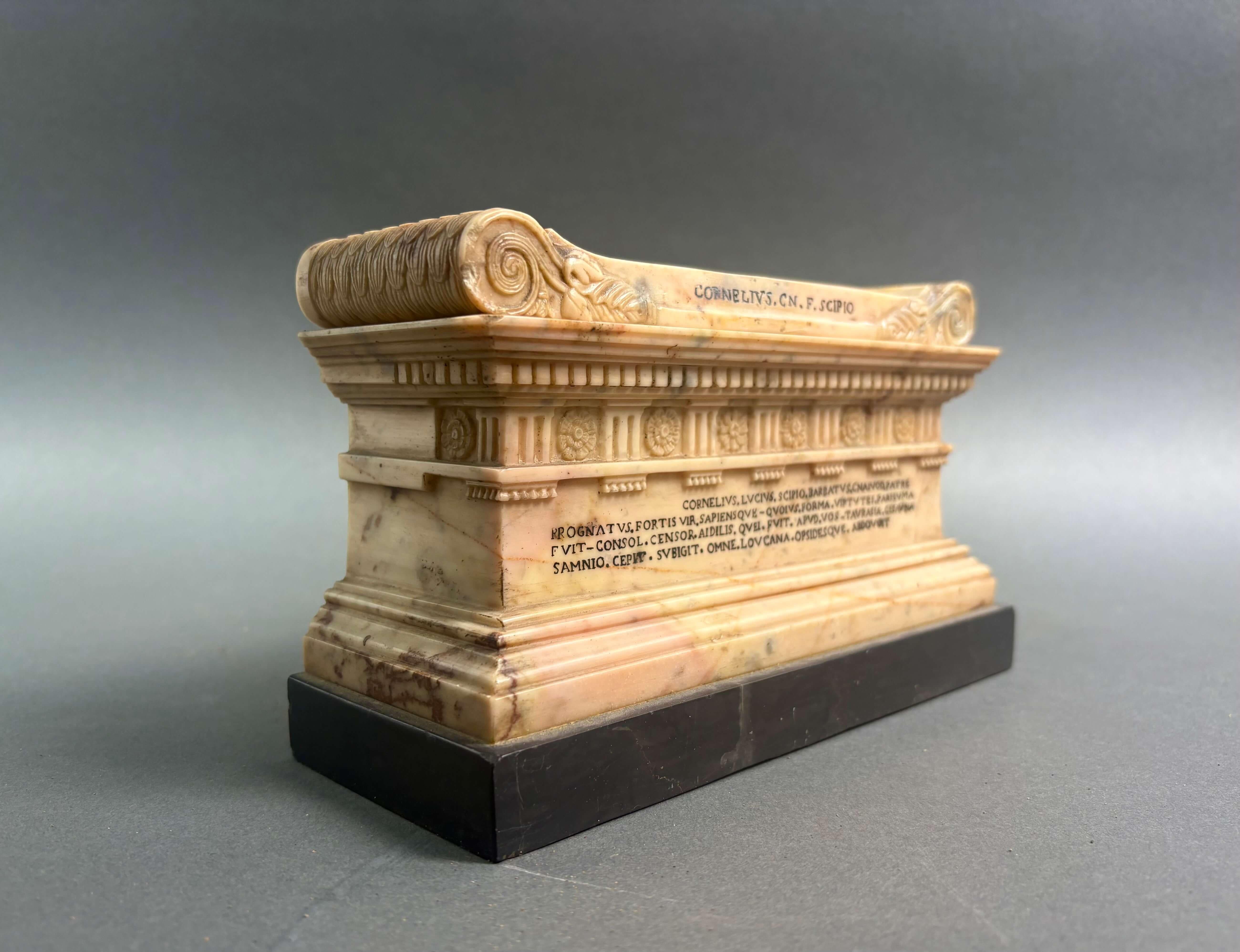 Souvenir del Grand Tour Sarcofago di Lucio Cornelio Scipione Barbato Marmo - Brown Figurative Sculpture par Unknown