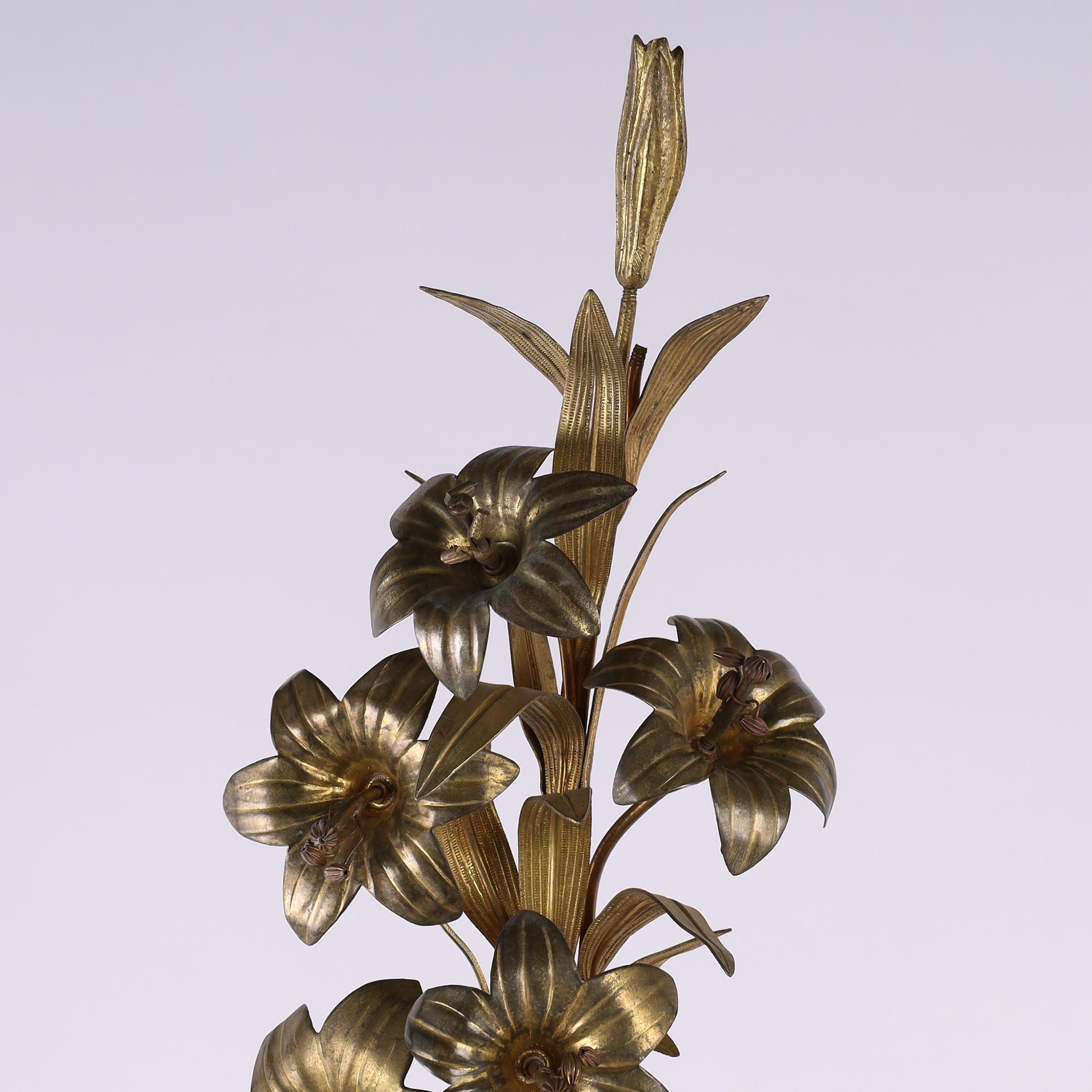 Coppia di sculture floreali in ottone di grande altezza - Sculpture Scuola italiana di Unknown