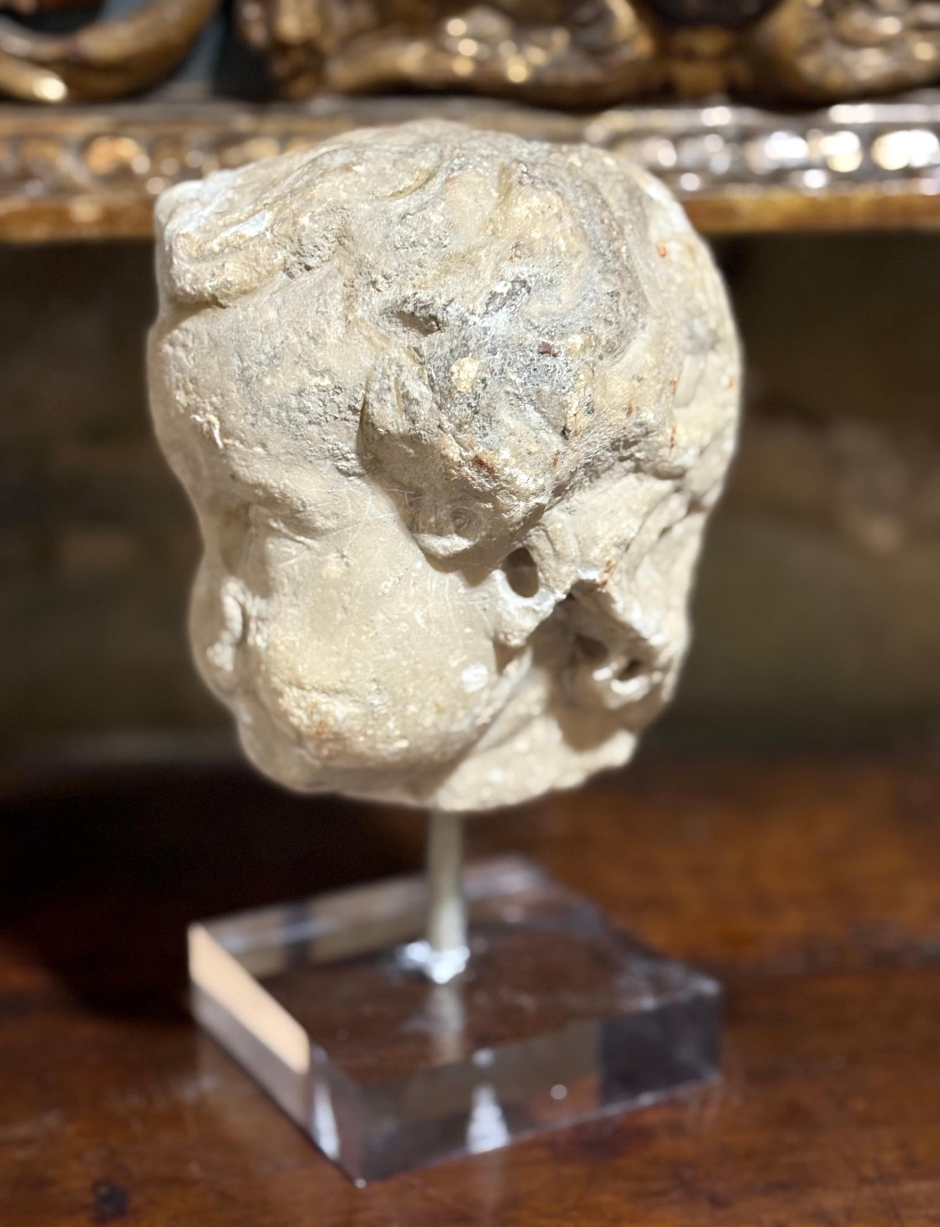 Kopf eines Putto in römischem Barockmarmor 17. Jahrhundert Italienische Schule im Angebot 4