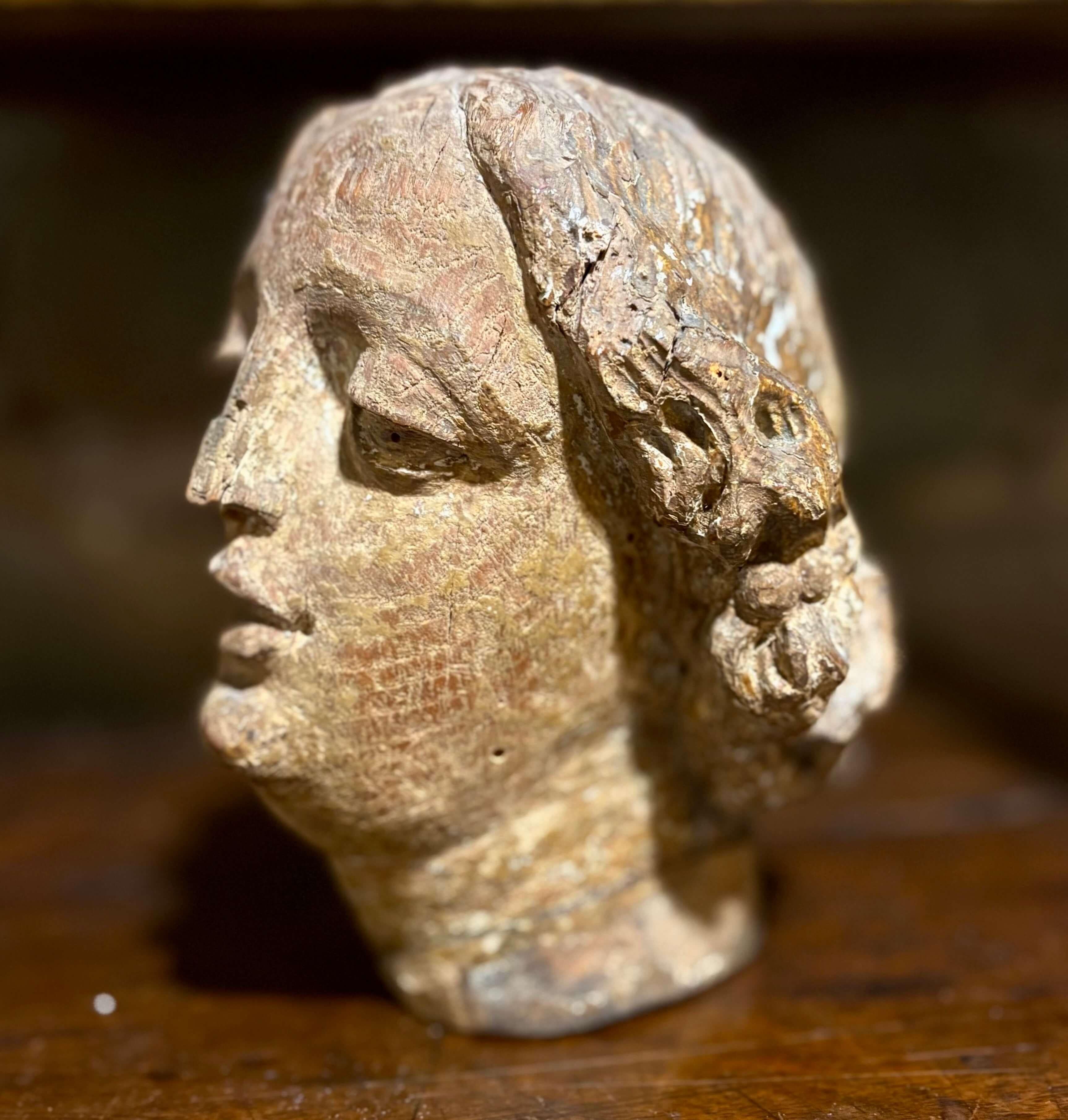 Frauenkopf Eichenholzskulptur Frankreich zweite Hälfte 16 (Brown), Figurative Sculpture, von Unknown