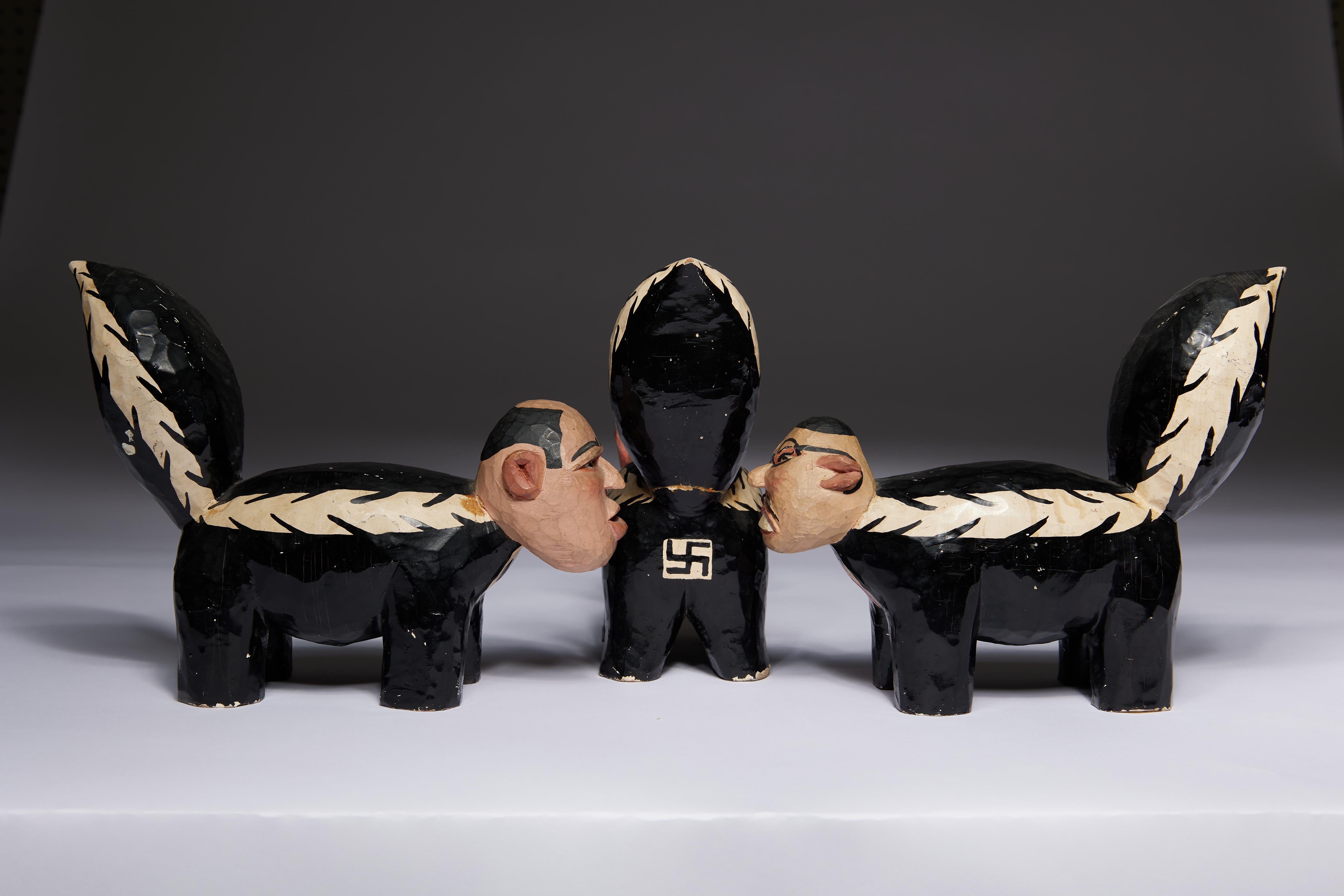 Las tres mofetas de la II Guerra Mundial, figuras de madera tallada de Hitler, Mussolini y Tojo en venta 3