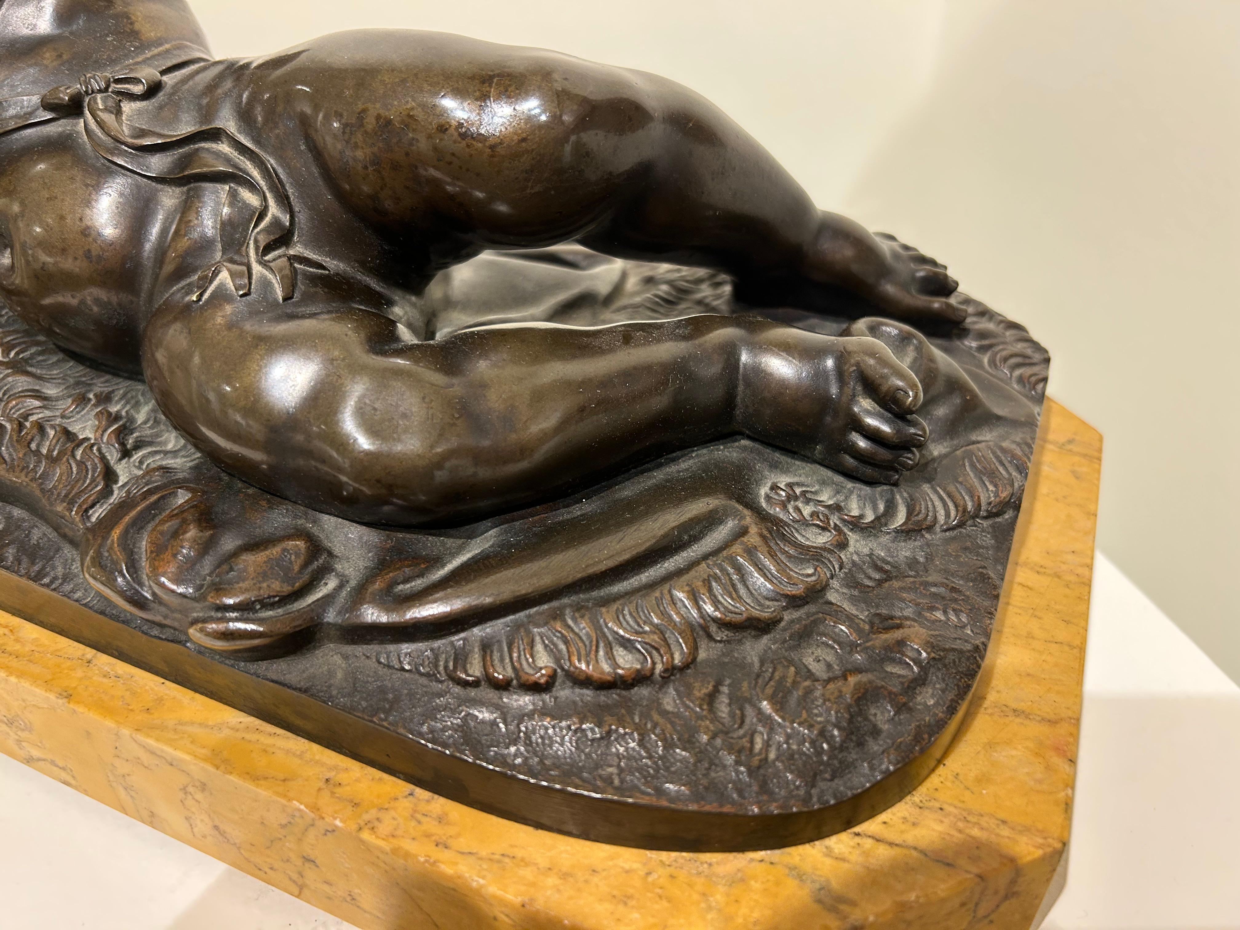 Tiffany & Co. 19ème siècle chérubin en bronze sur base en marbre en vente 9