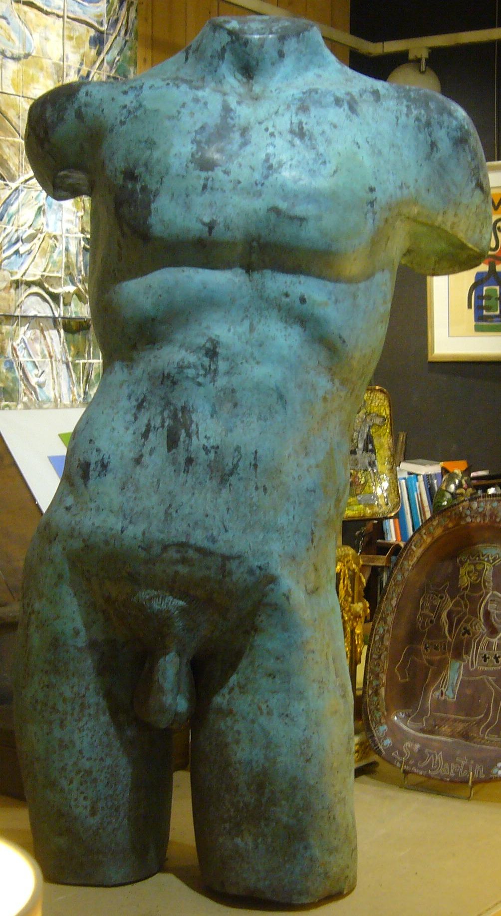 Unknown Nude Sculpture – TORSO AUS JUNGER BRONZE  MAN