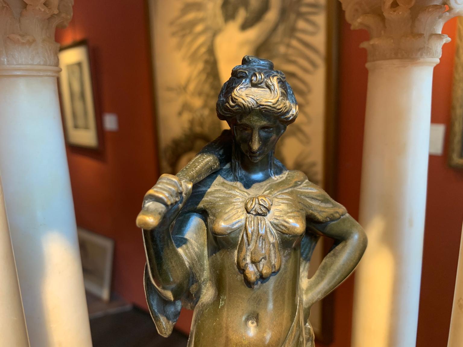 Toskanisches neoklassizistisches mythologisches figuratives Kunstgegenstand aus Alabasterbronze (Gold), Figurative Sculpture, von Unknown