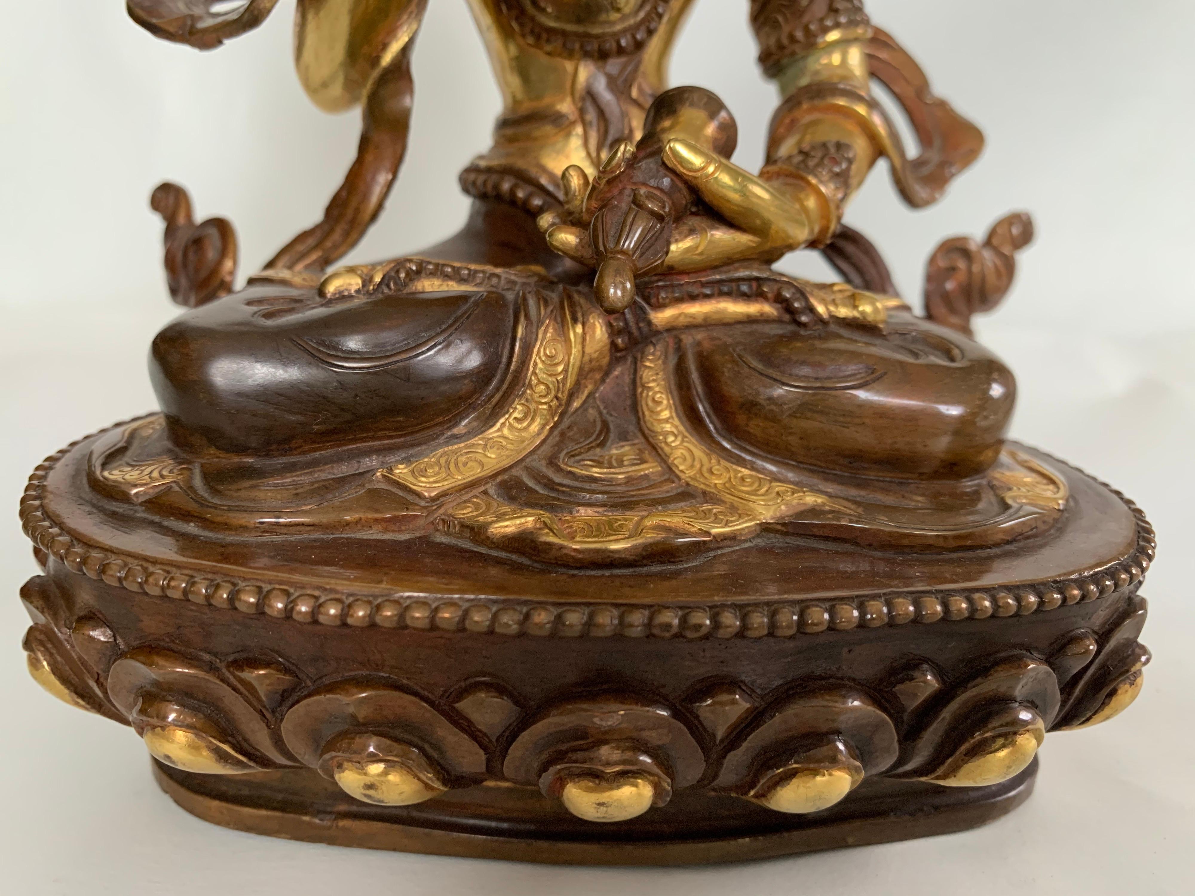 Statua di Vajrasattva da 9 pollici con oro 24 carati realizzata a mano con il processo a cera persa in vendita 4