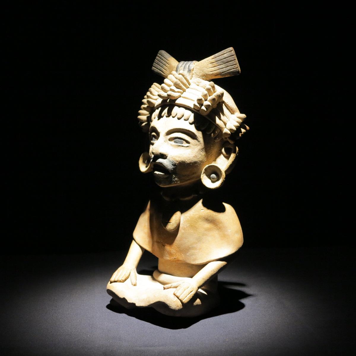 Präkolumbianische Kriegerfiguren-Skulptur aus Keramik, Mexiko, aus dem Jahracruz im Angebot 3
