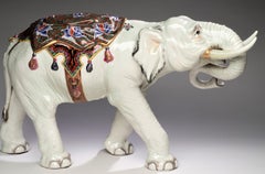 Elefante in porcellana e smalto Belle Epoque fine e molto grande, Francia, circa 1900