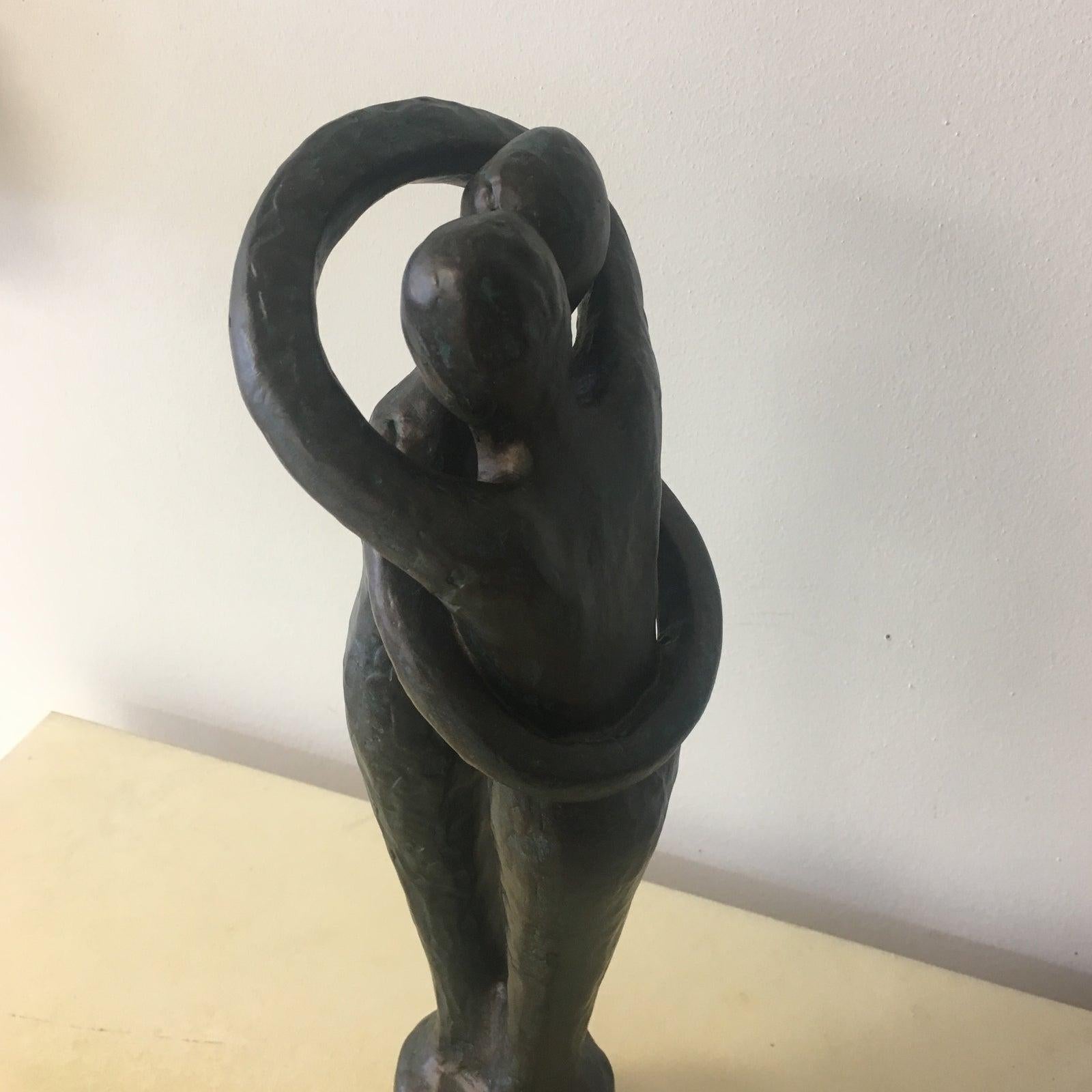 Vintage Figurative Embrassing Couple Statue  4