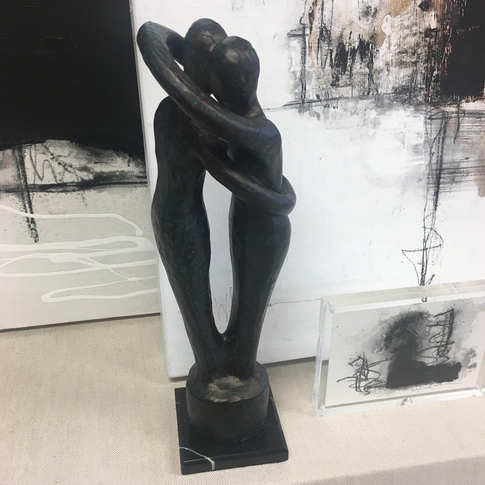 Vintage Figurative Embrassing Couple Statue  - Sculpture by Unknown
