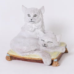 Vintage Italienisch Terrakotta Zwei Katzen auf einem Kissen