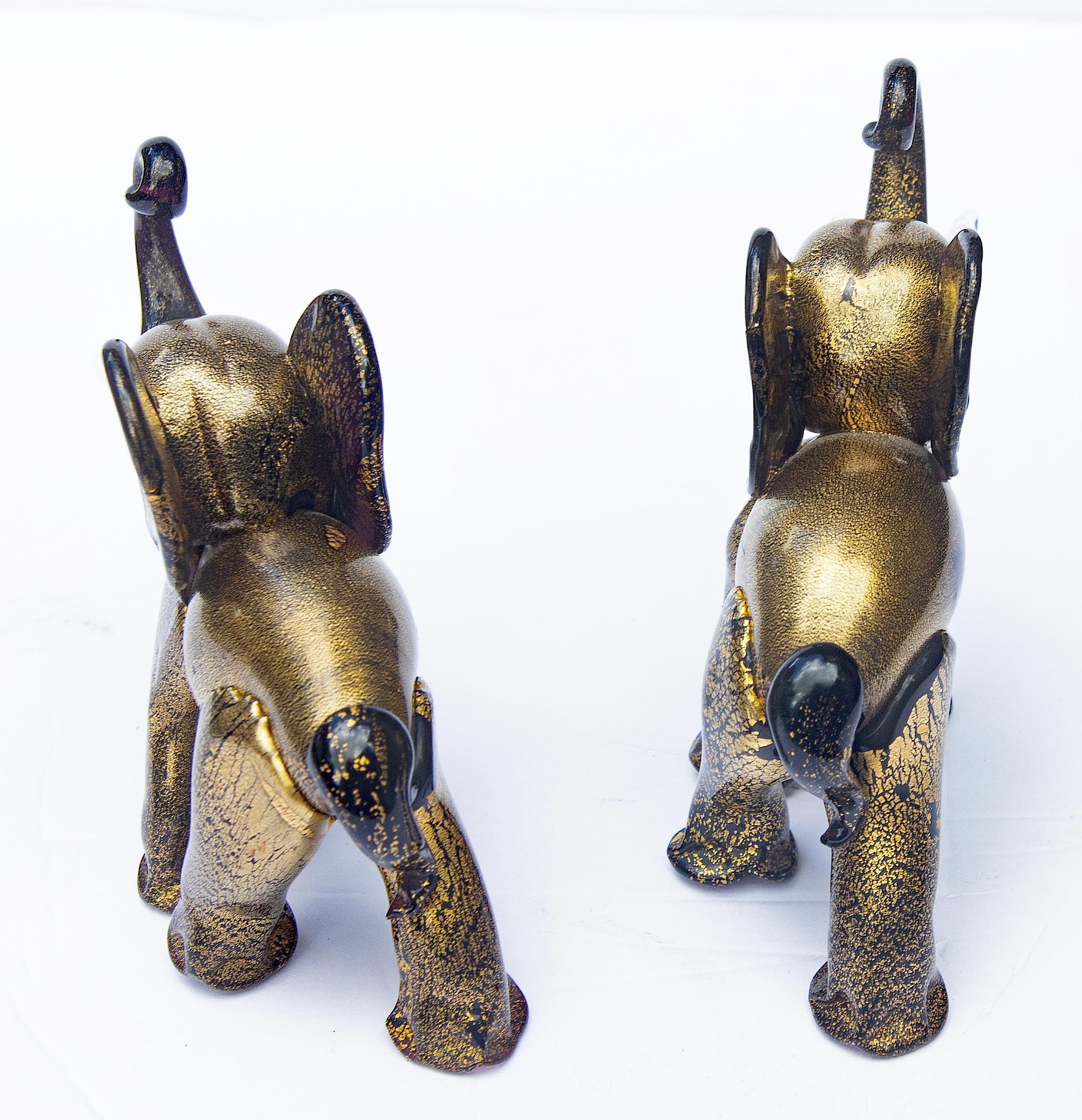 Vintage Murano Glass  Pair of Playful Elephants - Gray Figurative Sculpture by Unknown