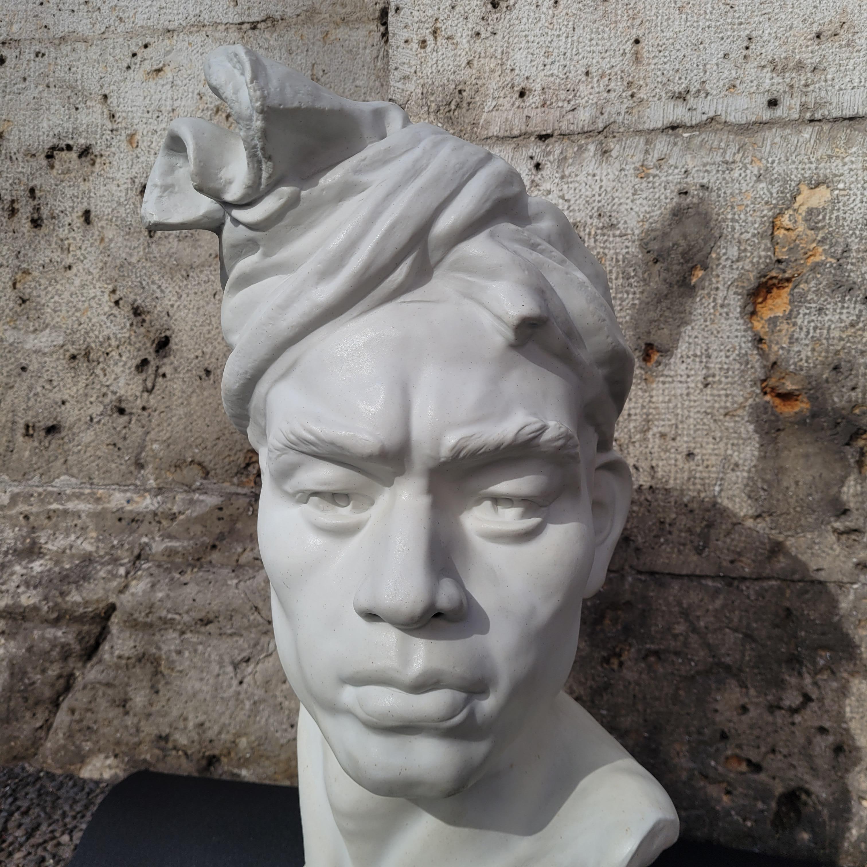 Vintage Sculpture Blanche Buste de Barbade Porcelaine et Plâtre France en vente 9