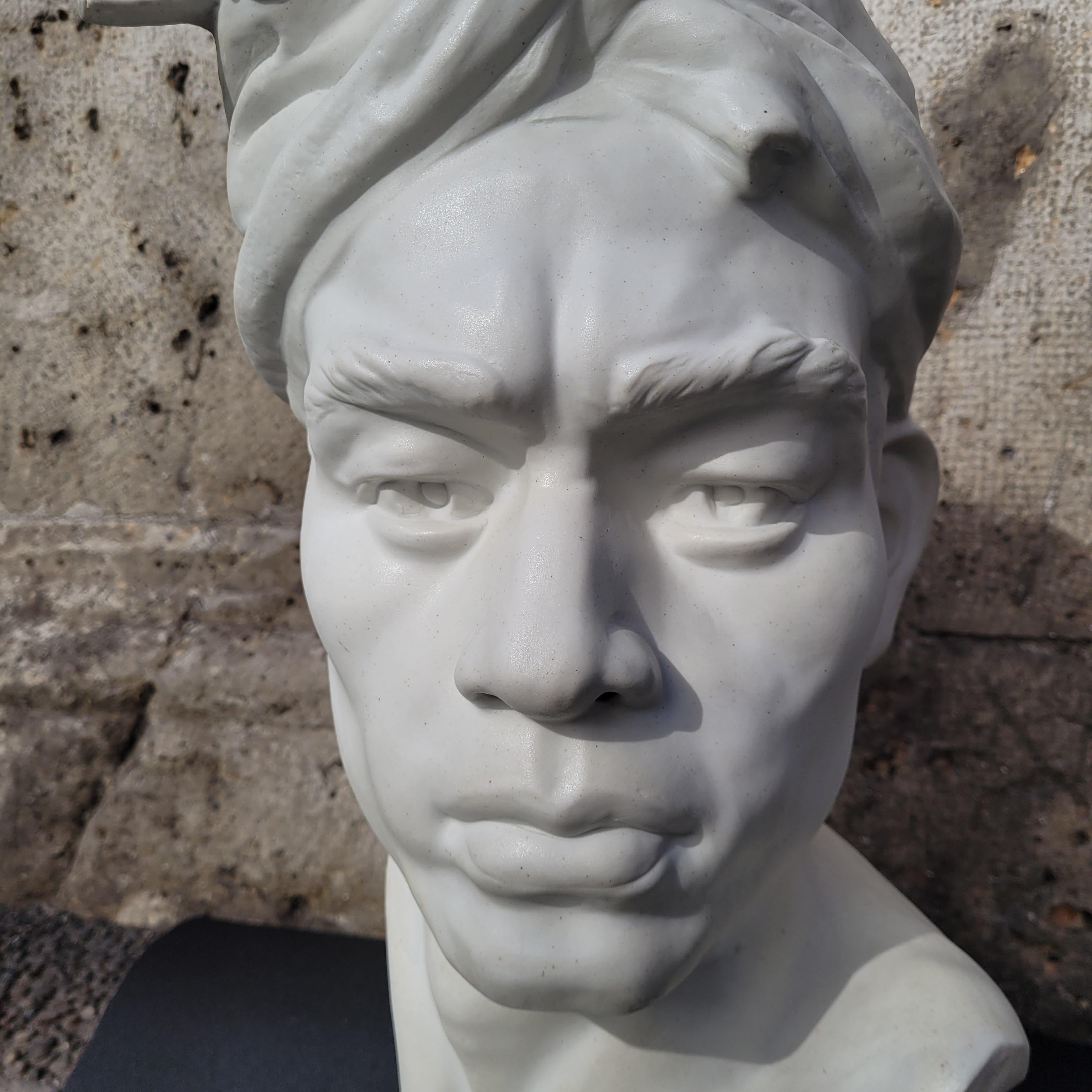 Vintage Sculpture Blanche Buste de Barbade Porcelaine et Plâtre France en vente 10