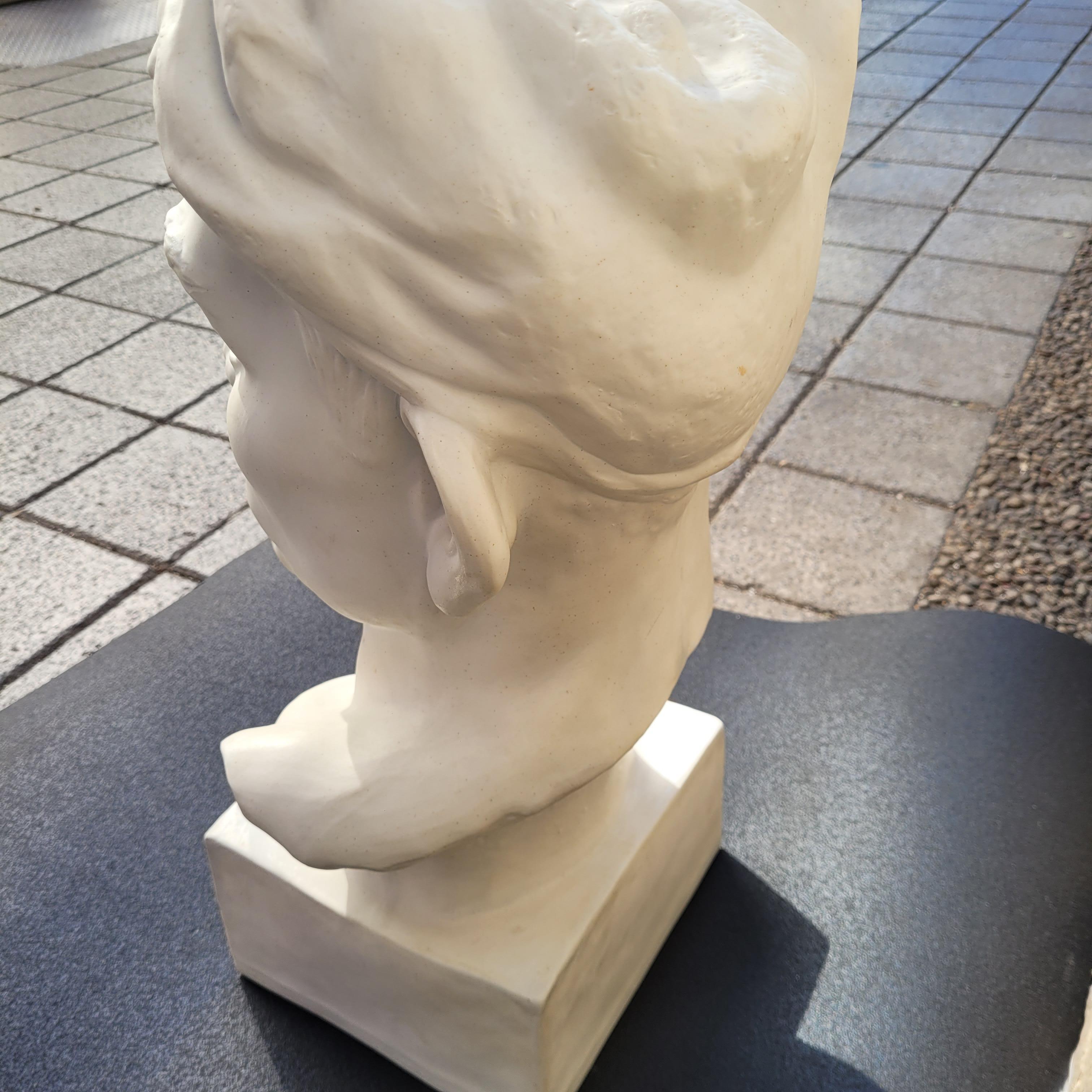 Vintage Sculpture Blanche Buste de Barbade Porcelaine et Plâtre France en vente 16