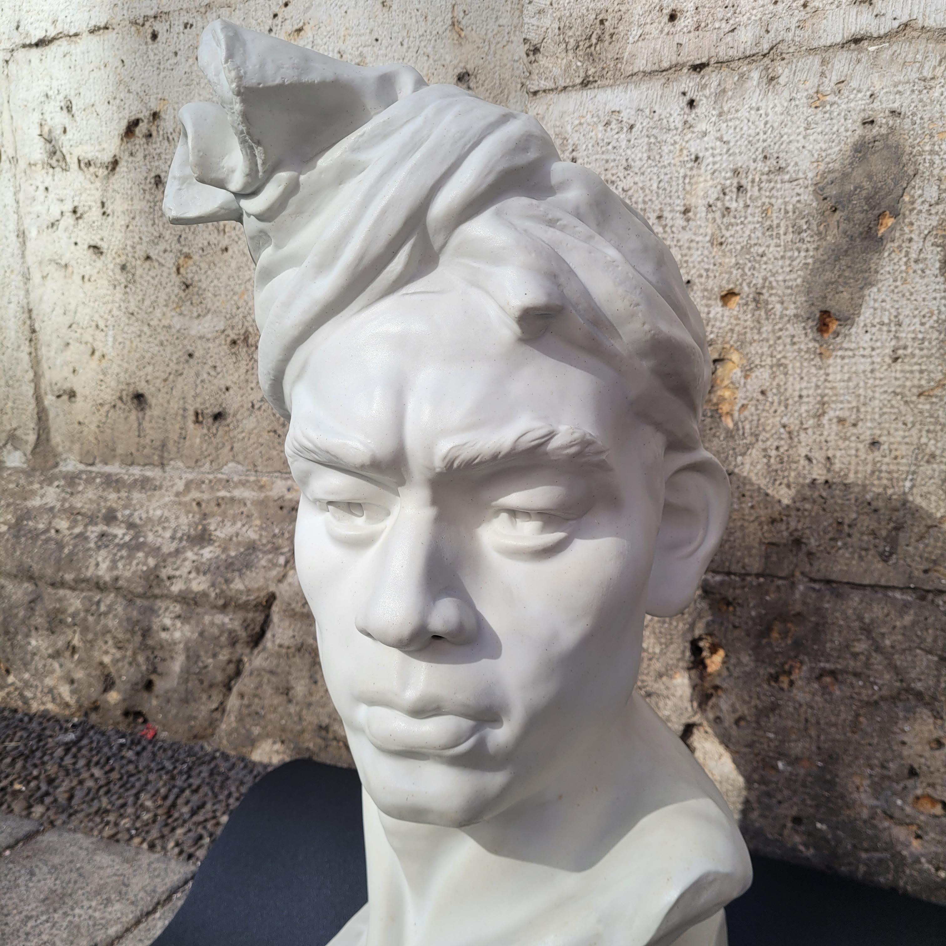 Vintage Sculpture Blanche Buste de Barbade Porcelaine et Plâtre France en vente 6