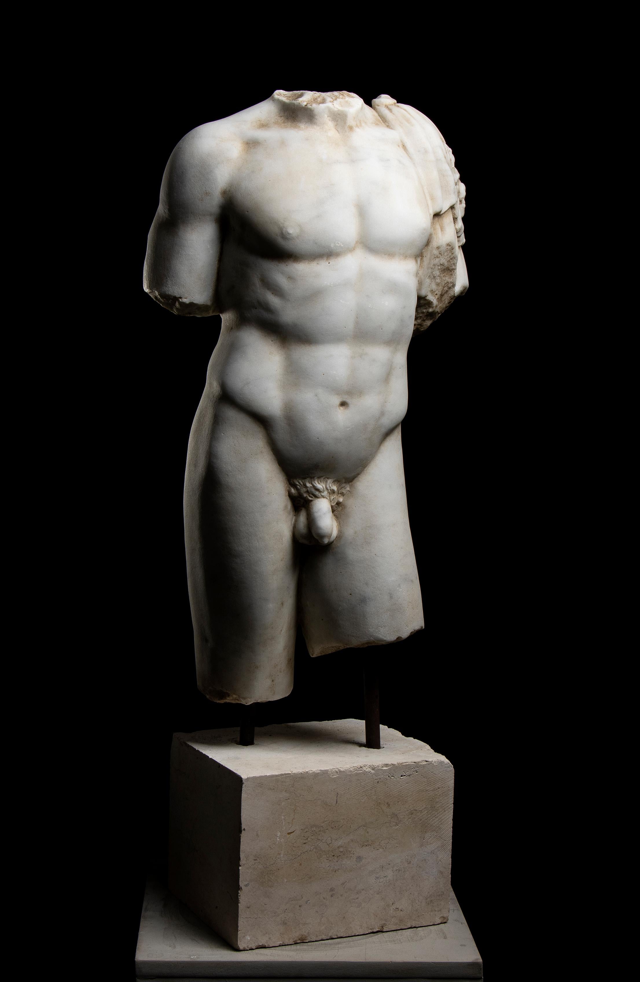 Scultura di Ercole in marmo bianco di Carrara del XX secolo 5