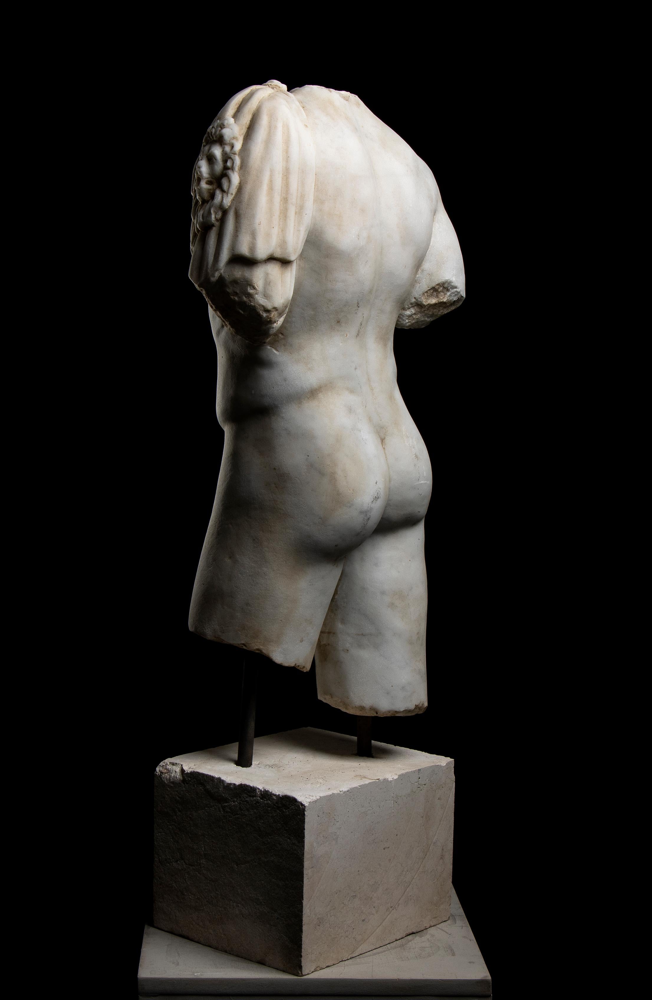 Scultura di Ercole in marmo bianco di Carrara del XX secolo - Figurative Sculpture Nero di Unknown