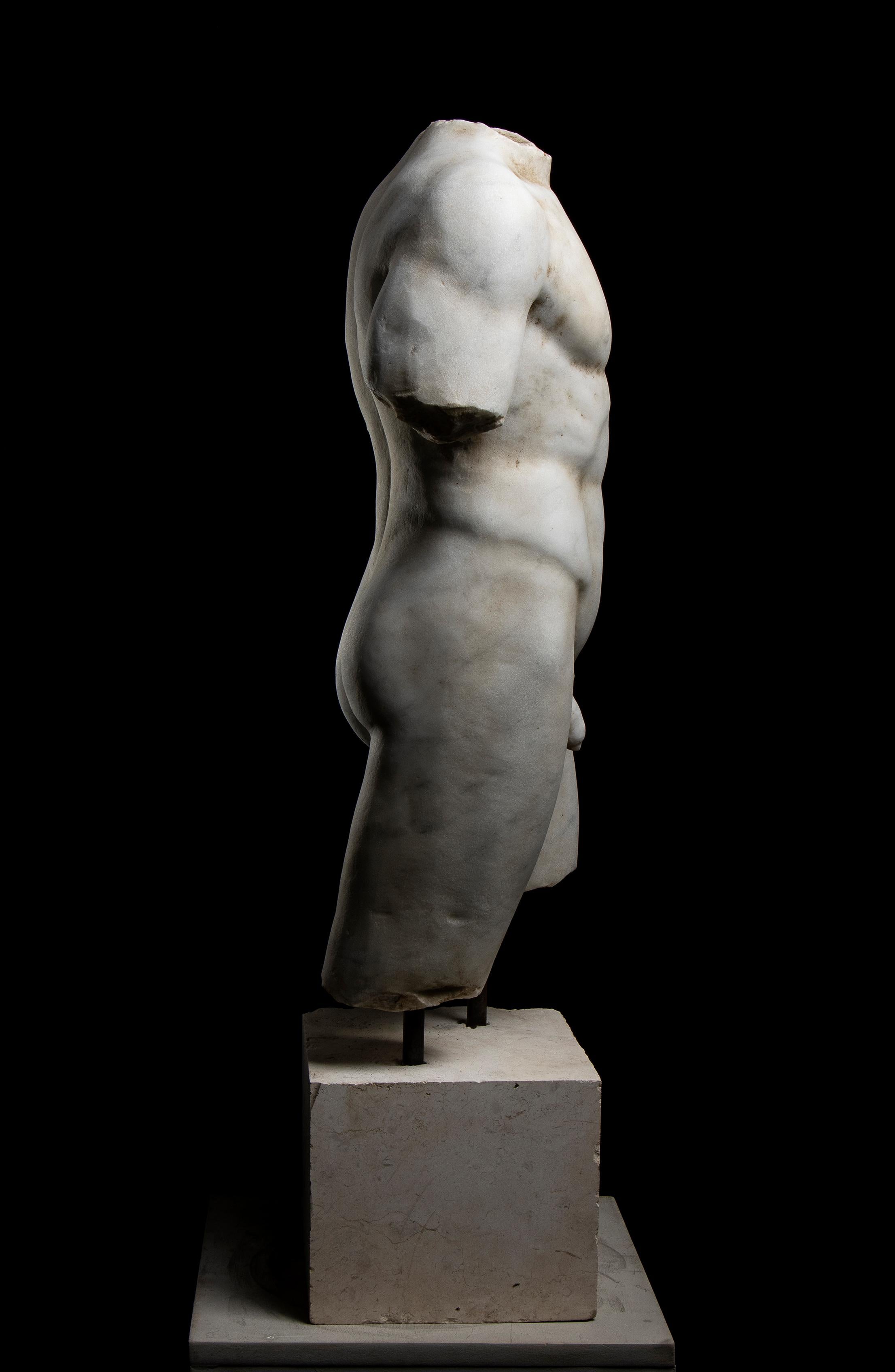 Scultura di Ercole in marmo bianco di Carrara del XX secolo 2