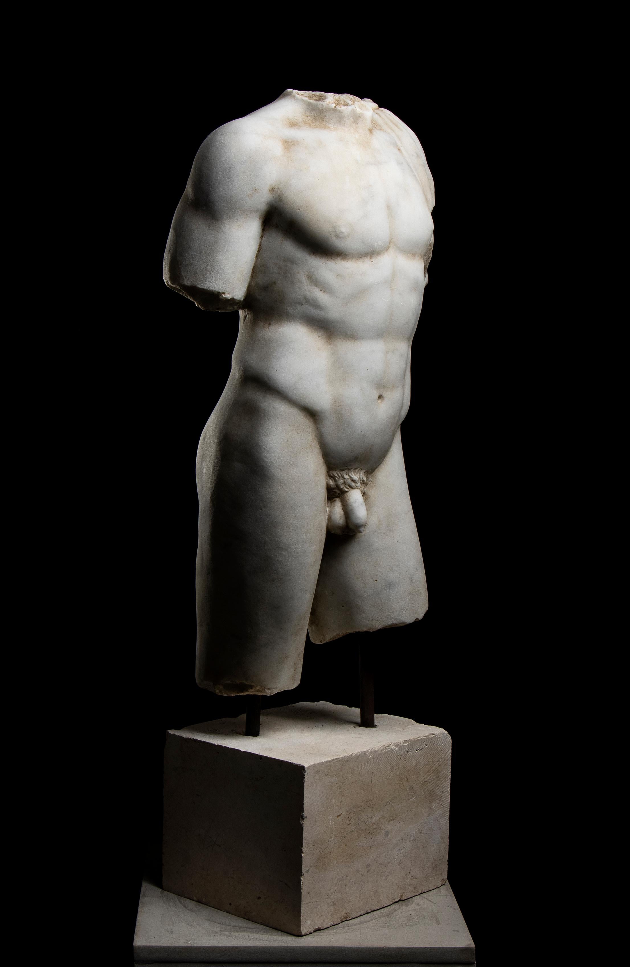Scultura di Ercole in marmo bianco di Carrara del XX secolo 3